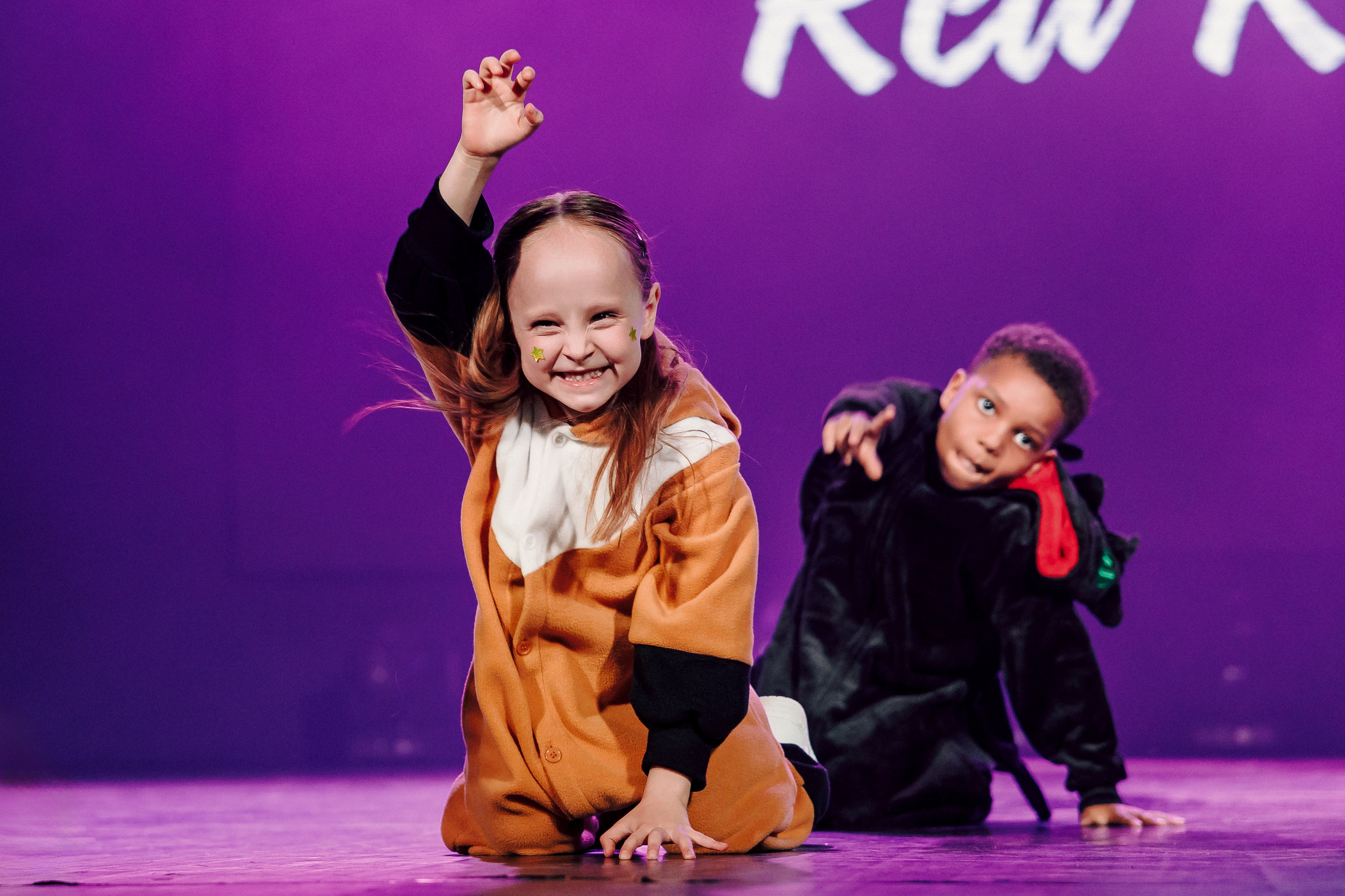 Отчётный концерт танцевальной школы «Red Rabbits» 2025. Лёшка Варзегов — фотограф