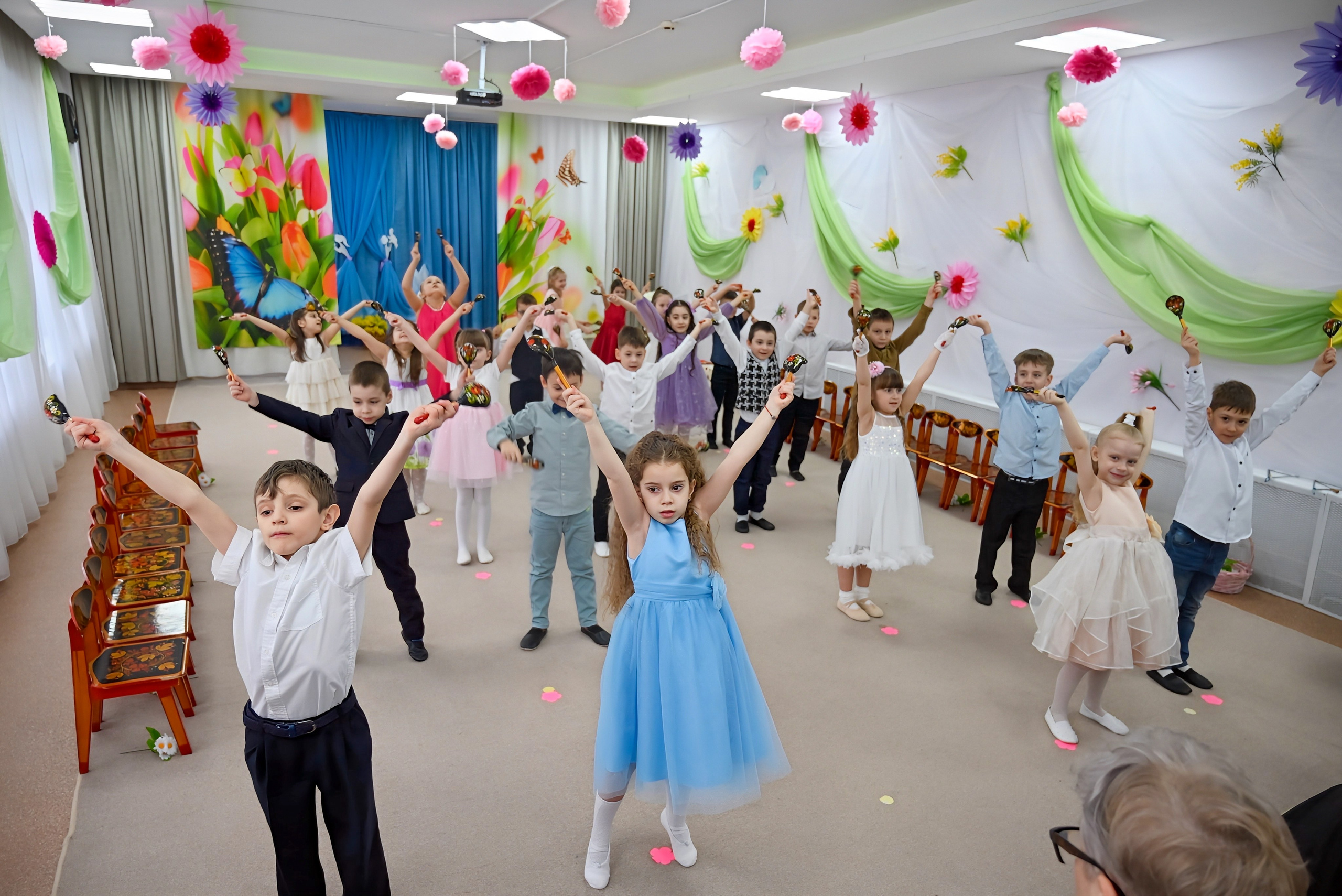 Праздник в группе Цветик семицветик. Семейный и детский фотограф Москва