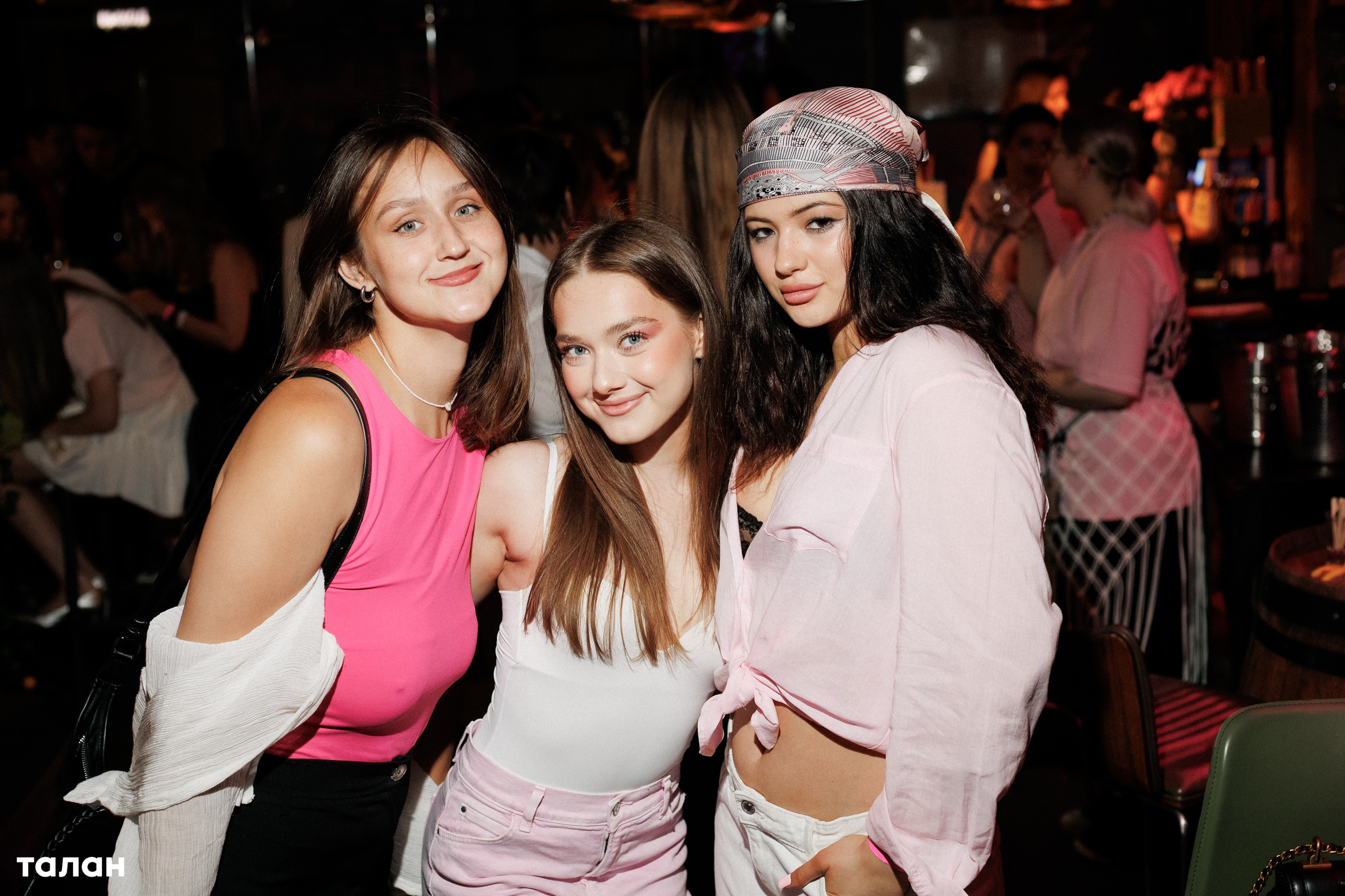 ВИНОТЕКА [бар+магаз] — BIRTHDAY PARTY. СВОИ. ФОТООТЧЕТЫ-СОБЫТИЯ-МЕСТА