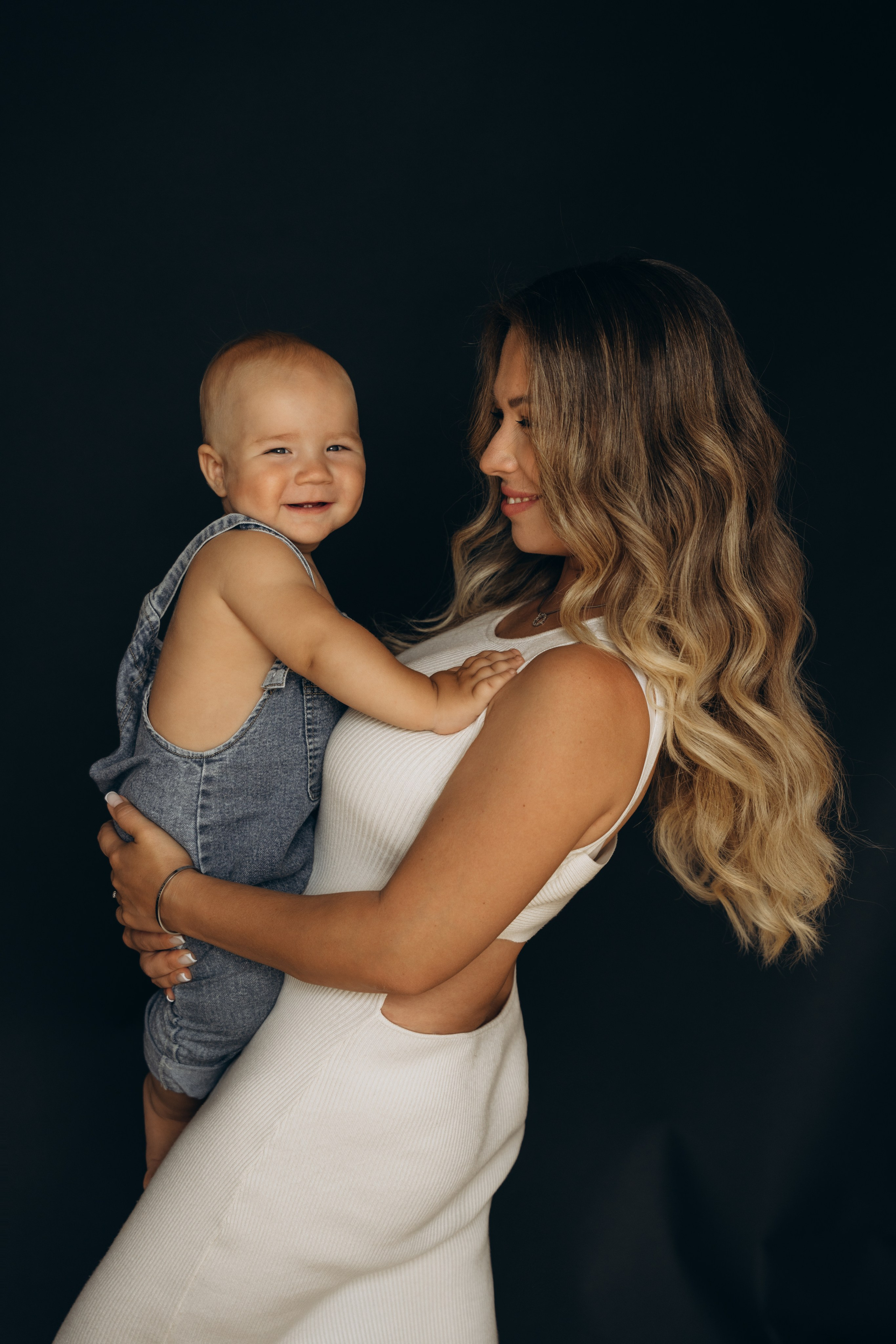 Мама и сыночек. Семейный фотограф Москва. Фотограф беременности и материнства Москва