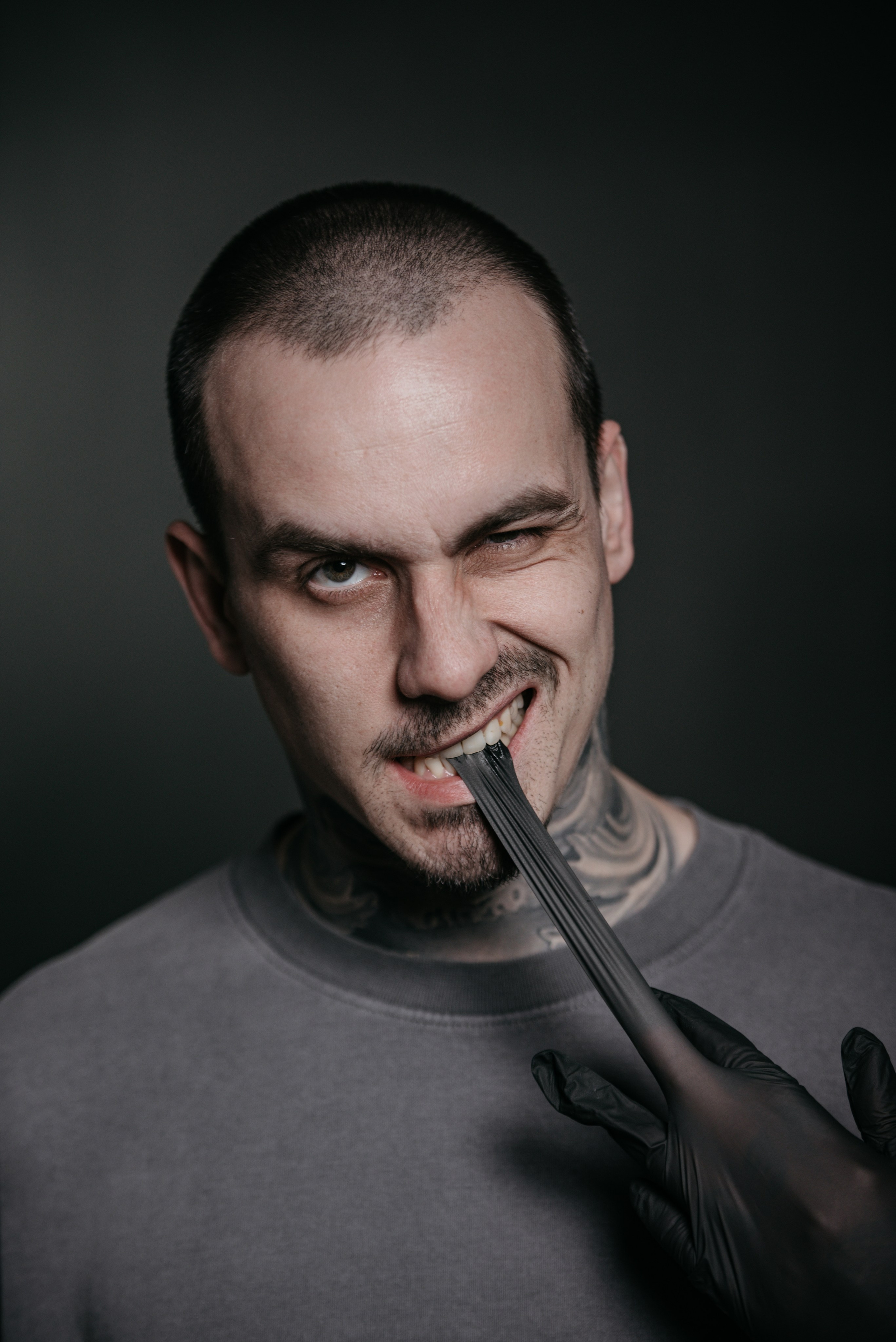 Тату-мастер. Роман Бочаров