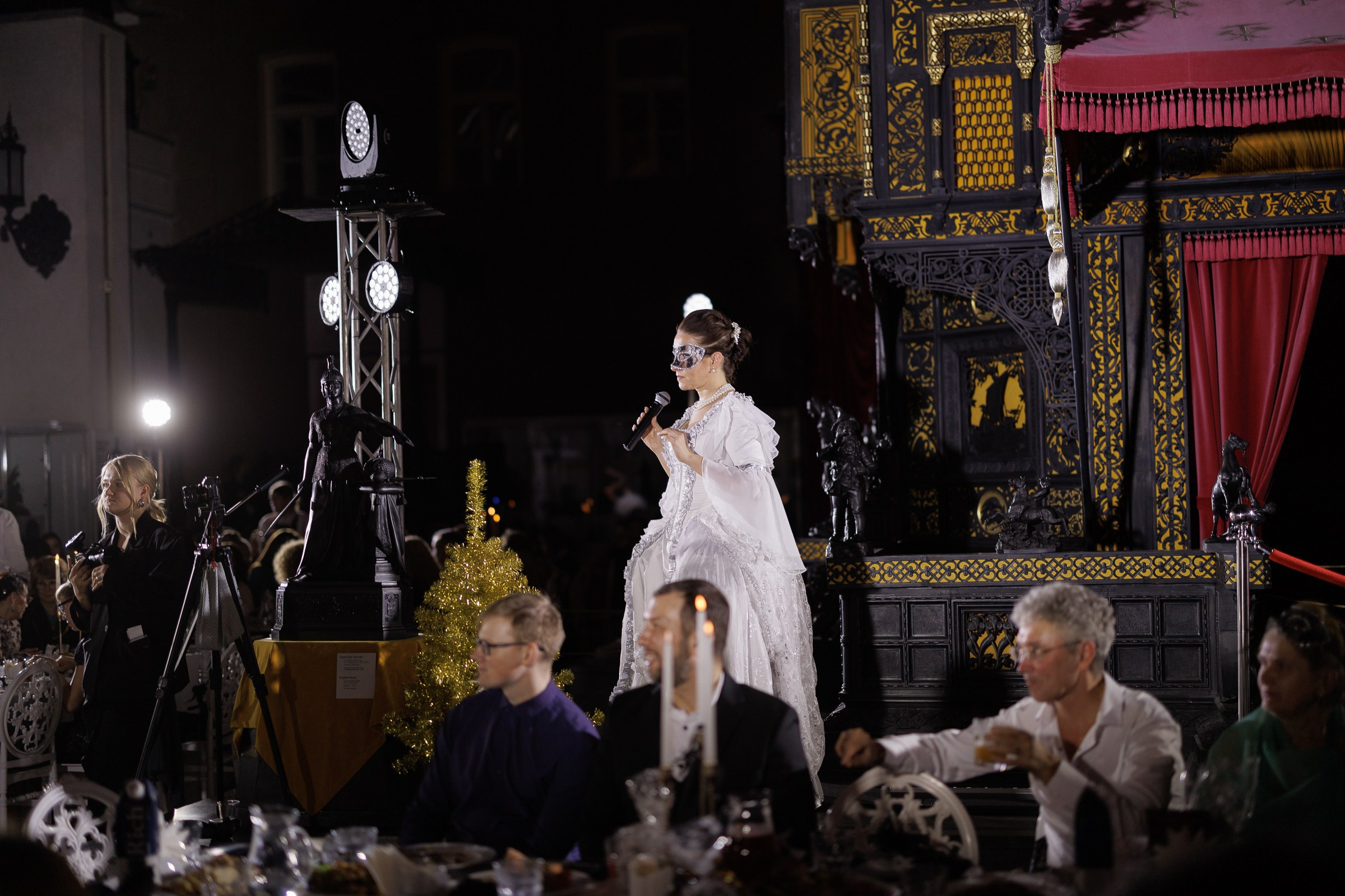 Фотограф на съемкку копоратива. Контент для бизнеса в Екатеринбурге Полдень Медиа