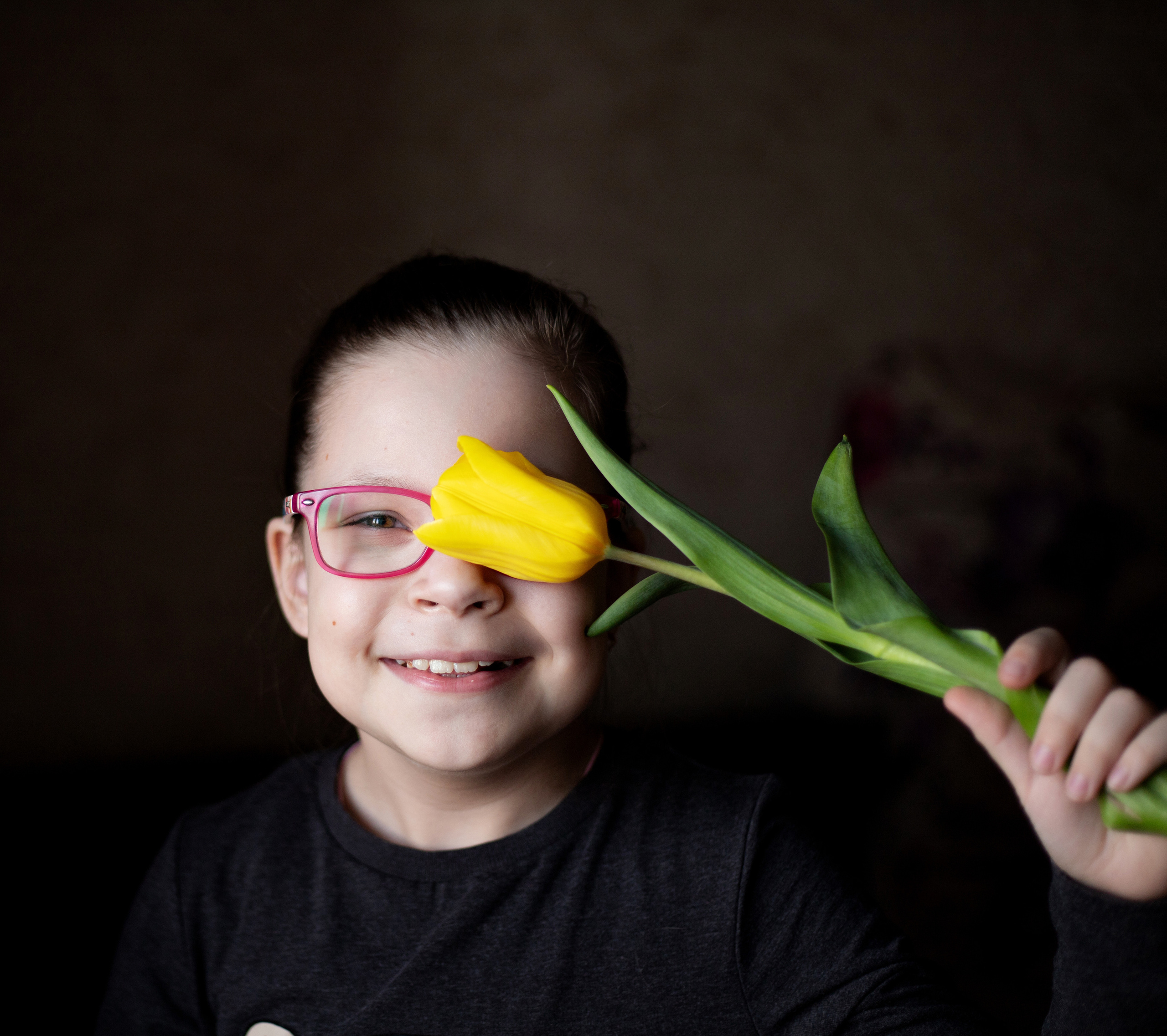 Домашняя съёмка. 8 Марта. Миланочка, Юля, Вероника. Март 2022. Фотограф Пермь. Свадьбы. Семья и дети, школа, д. сад. Фотокниги