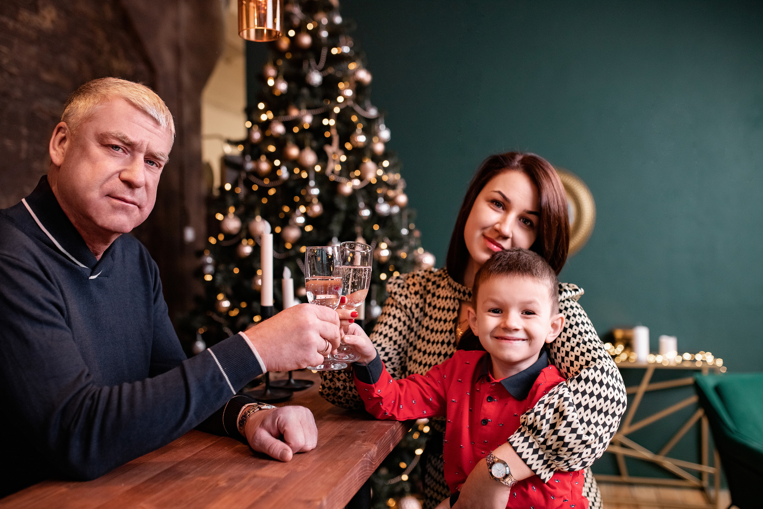 Студия Престиж. Зал Мега. Семья Журковских. Ноябрь 2021. Фотограф Пермь. Свадьбы. Семья и дети, школа, д. сад. Фотокниги