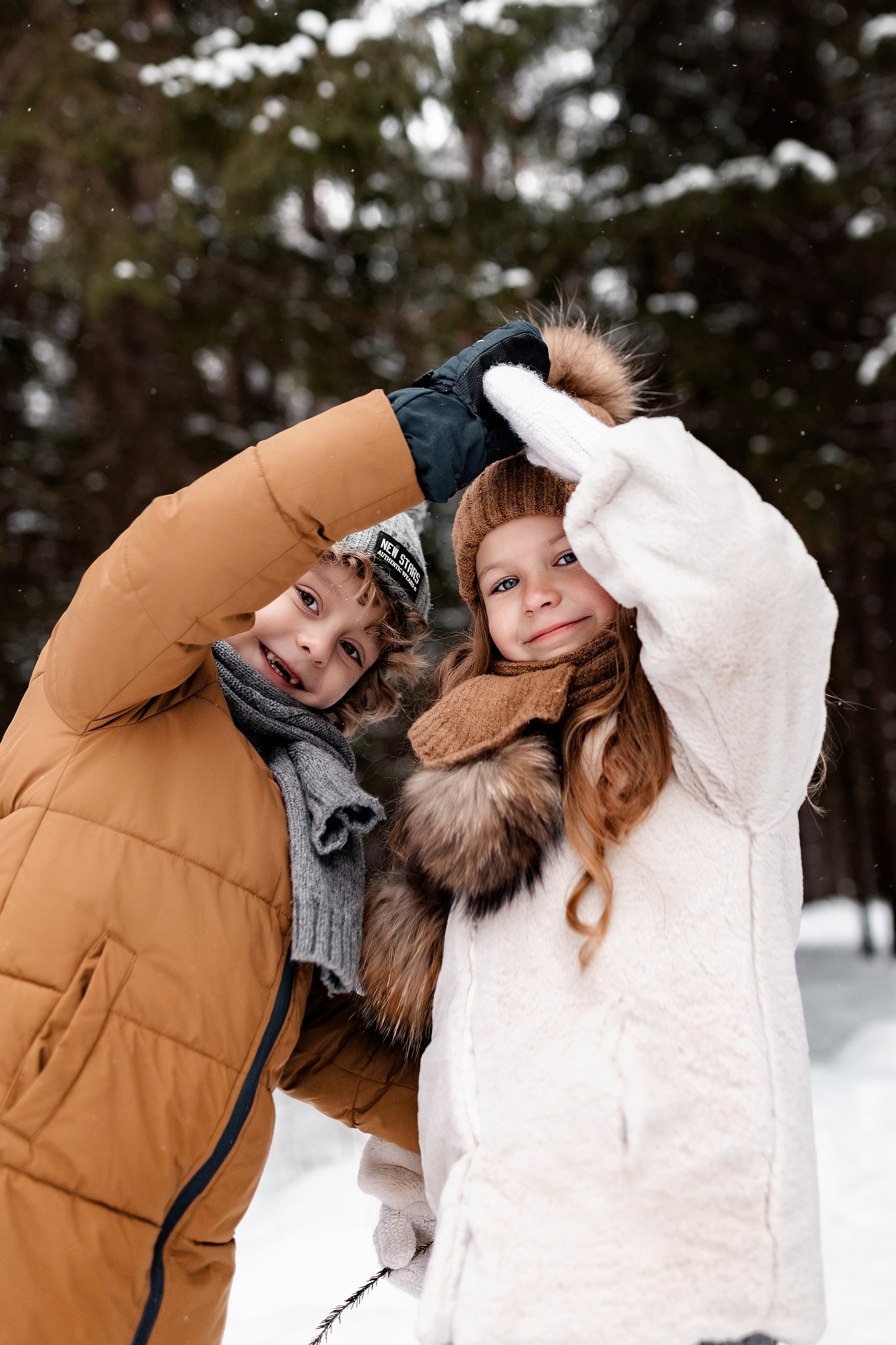 Черняевский лес. Февраль 2022. Глеб и Марго. Фотограф Пермь. Свадьбы. Семья и дети, школа, д. сад. Фотокниги