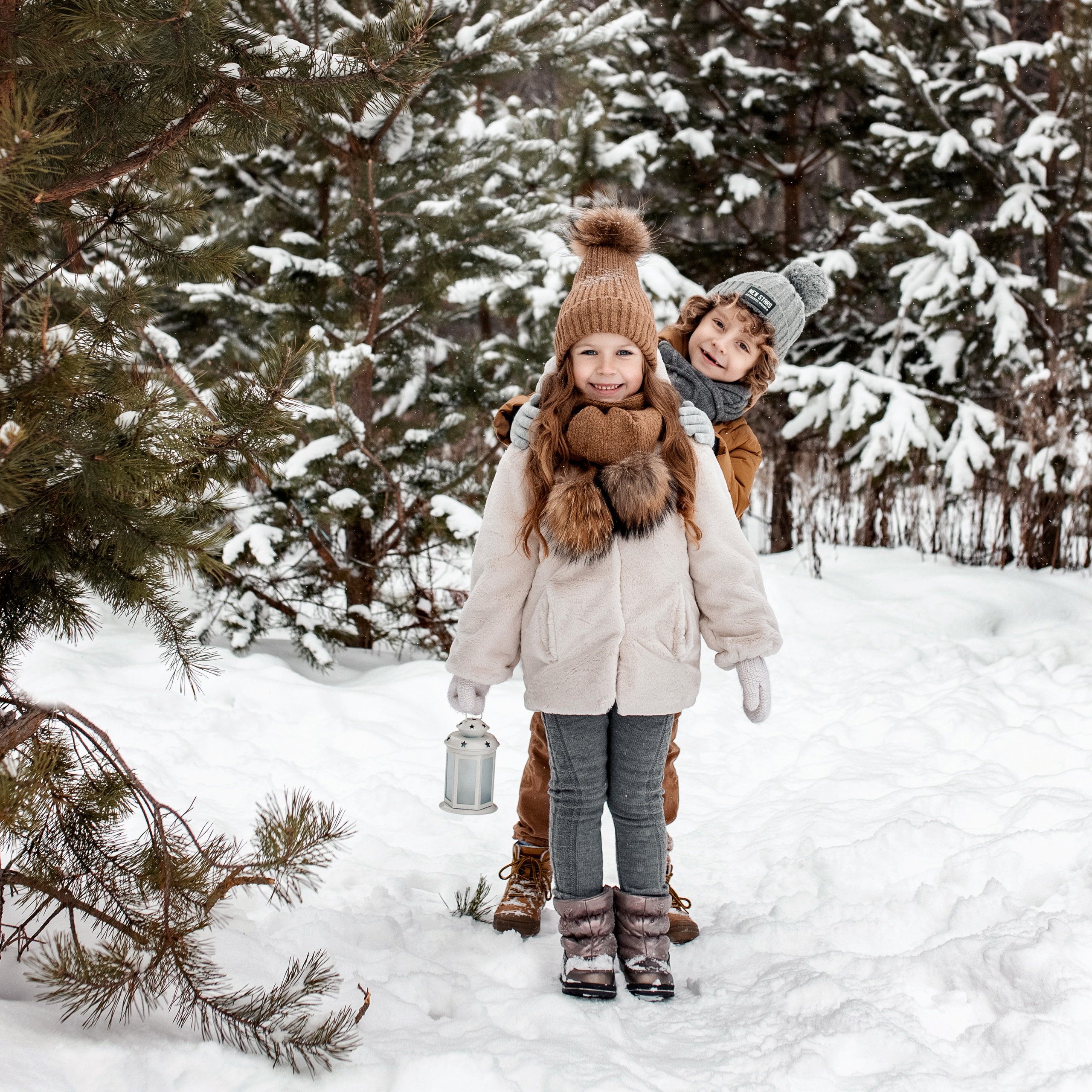 Черняевский лес. Февраль 2022. Глеб и Марго. Фотограф Пермь. Свадьбы. Семья и дети, школа, д. сад. Фотокниги