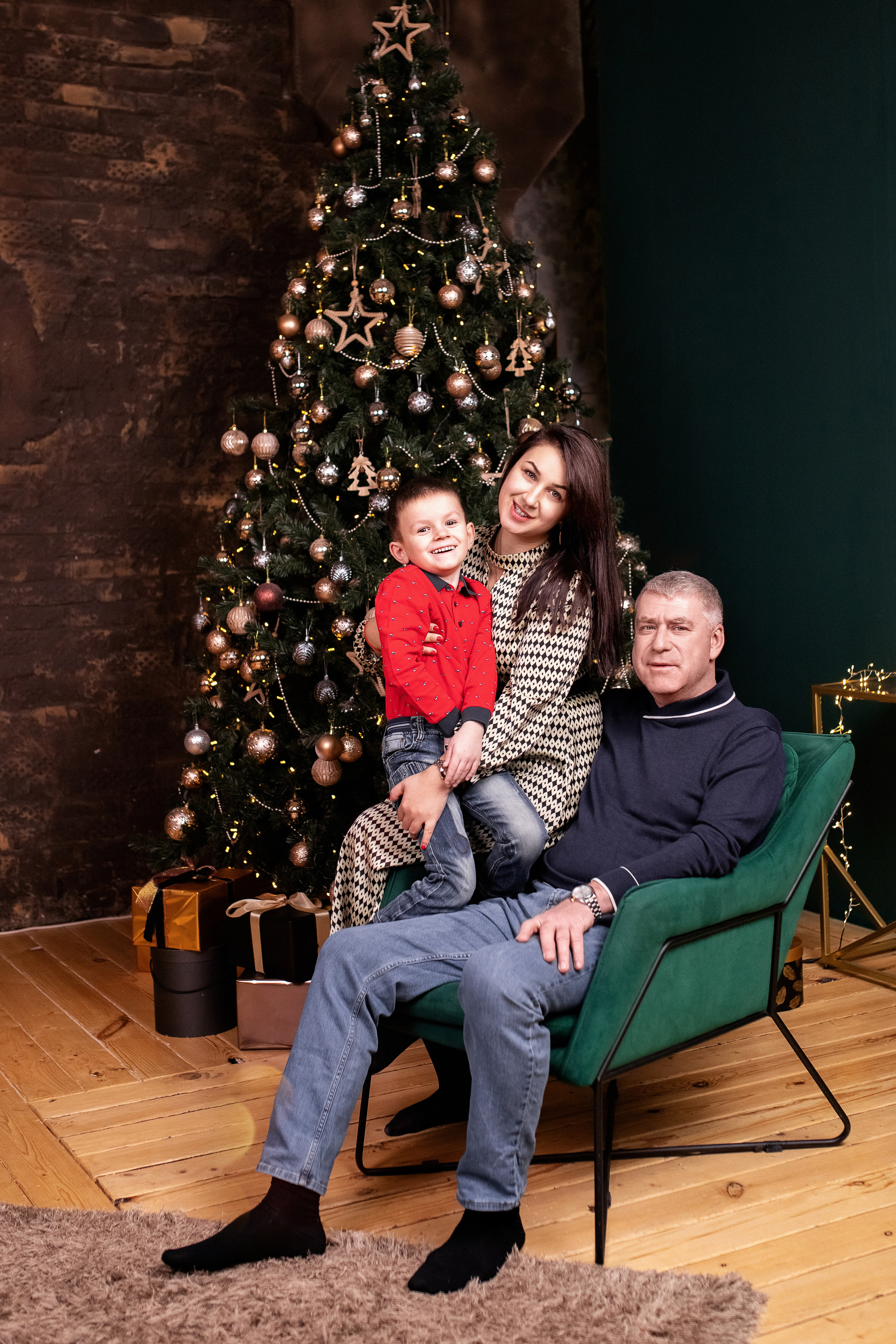 Студия Престиж. Зал Мега. Семья Журковских. Ноябрь 2021. Фотограф Пермь. Свадьбы. Семья и дети, школа, д. сад. Фотокниги