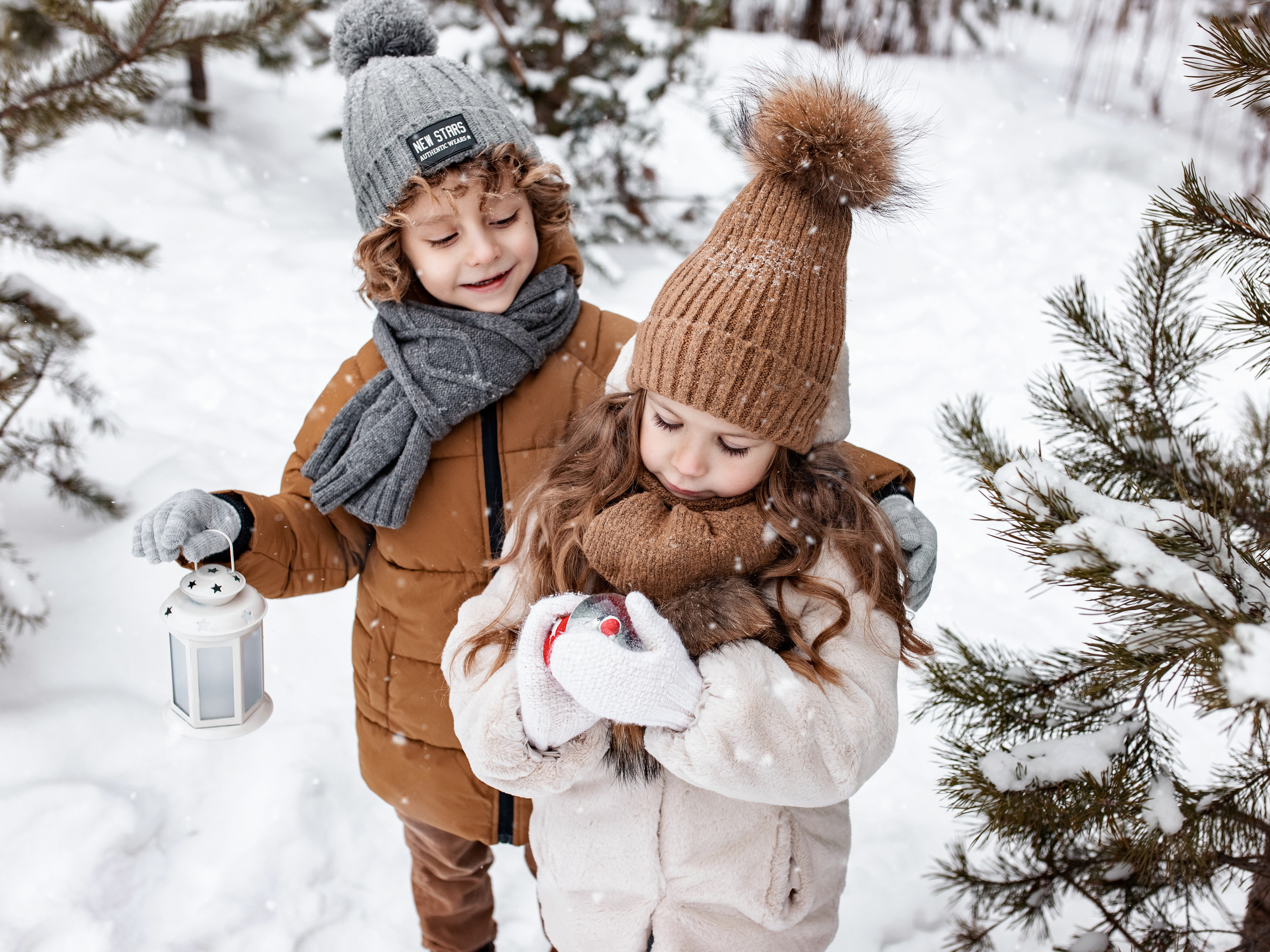 Черняевский лес. Февраль 2022. Глеб и Марго. Фотограф Пермь. Свадьбы. Семья и дети, школа, д. сад. Фотокниги