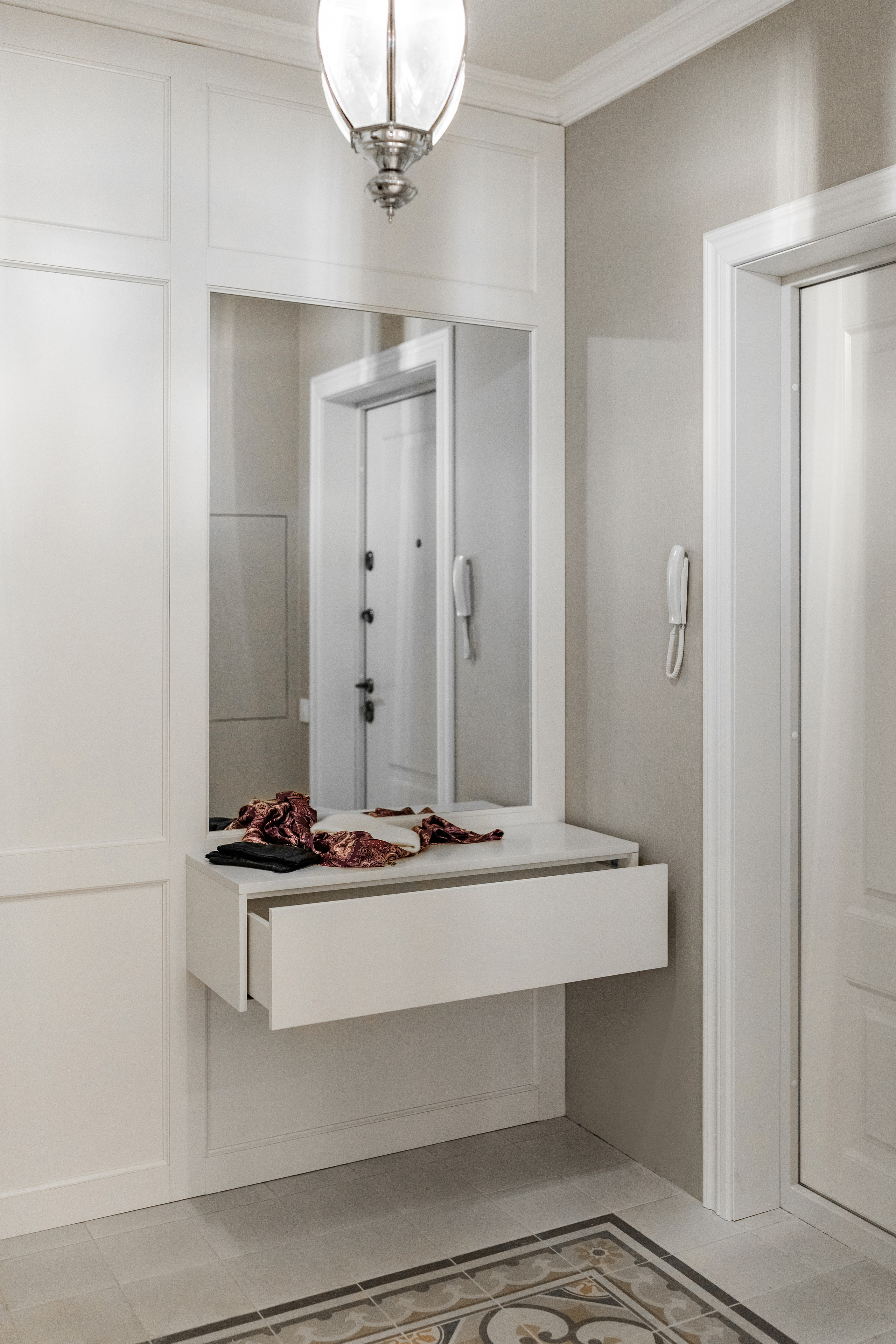 Интерьер в квартире (кухня, прихожая). Декабрь 2021. Фотограф Пермь. Свадьбы. Семья и дети, школа, д. сад. Фотокниги