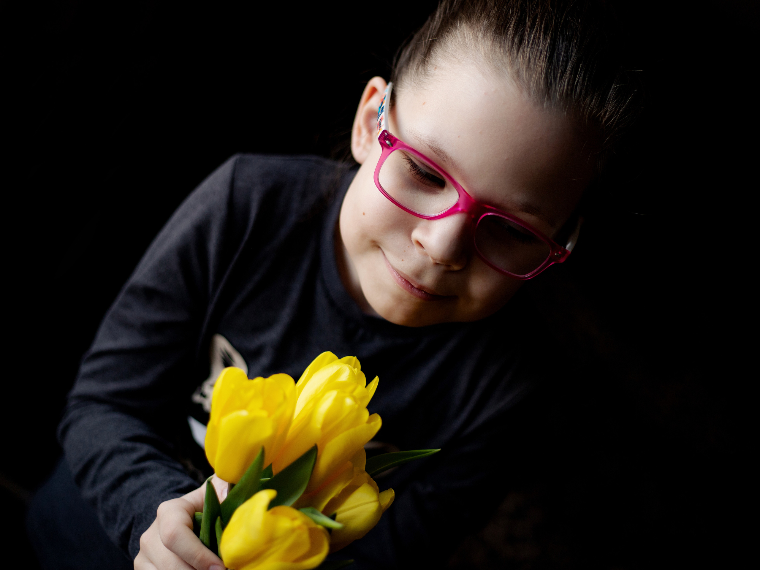 Домашняя съёмка. 8 Марта. Миланочка, Юля, Вероника. Март 2022. Фотограф Пермь. Свадьбы. Семья и дети, школа, д. сад. Фотокниги