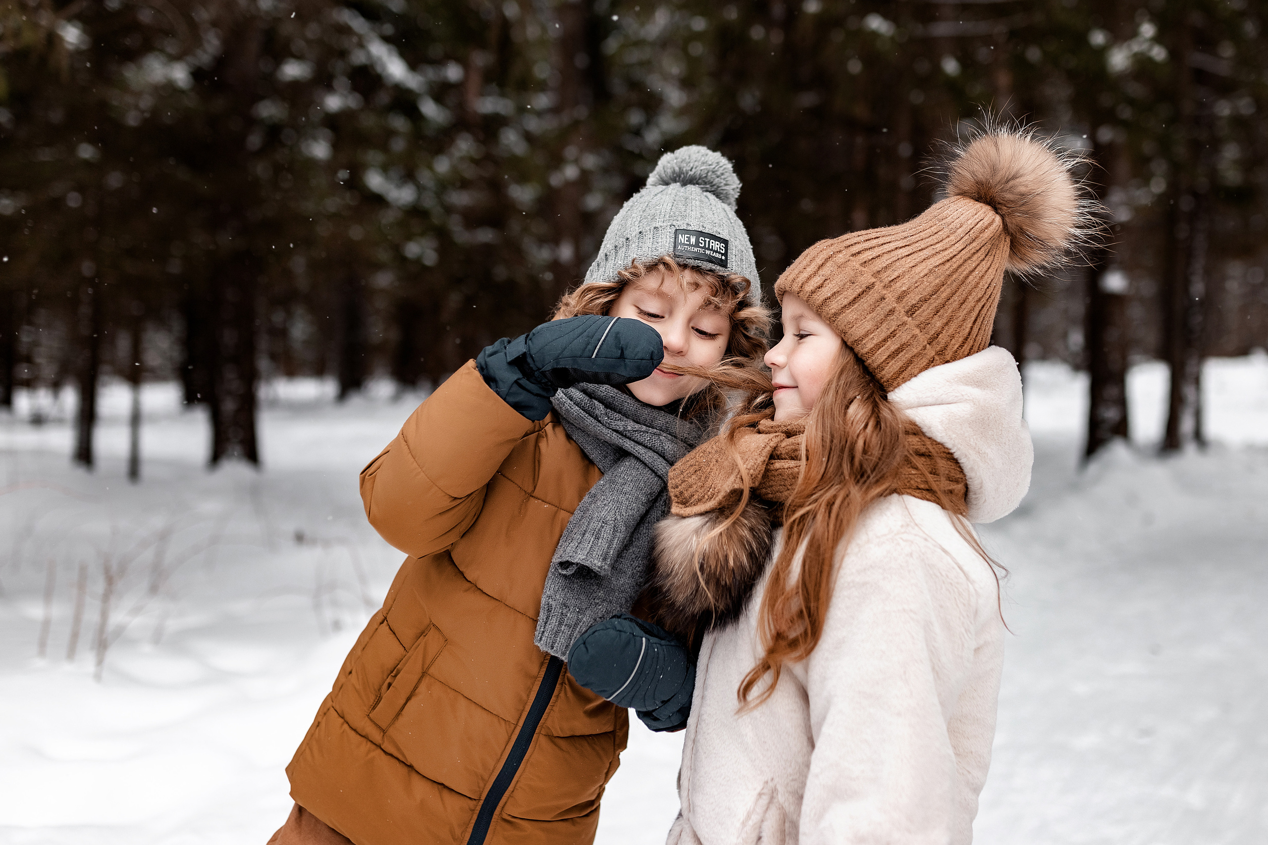 Черняевский лес. Февраль 2022. Глеб и Марго. Фотограф Пермь. Свадьбы. Семья и дети, школа, д. сад. Фотокниги
