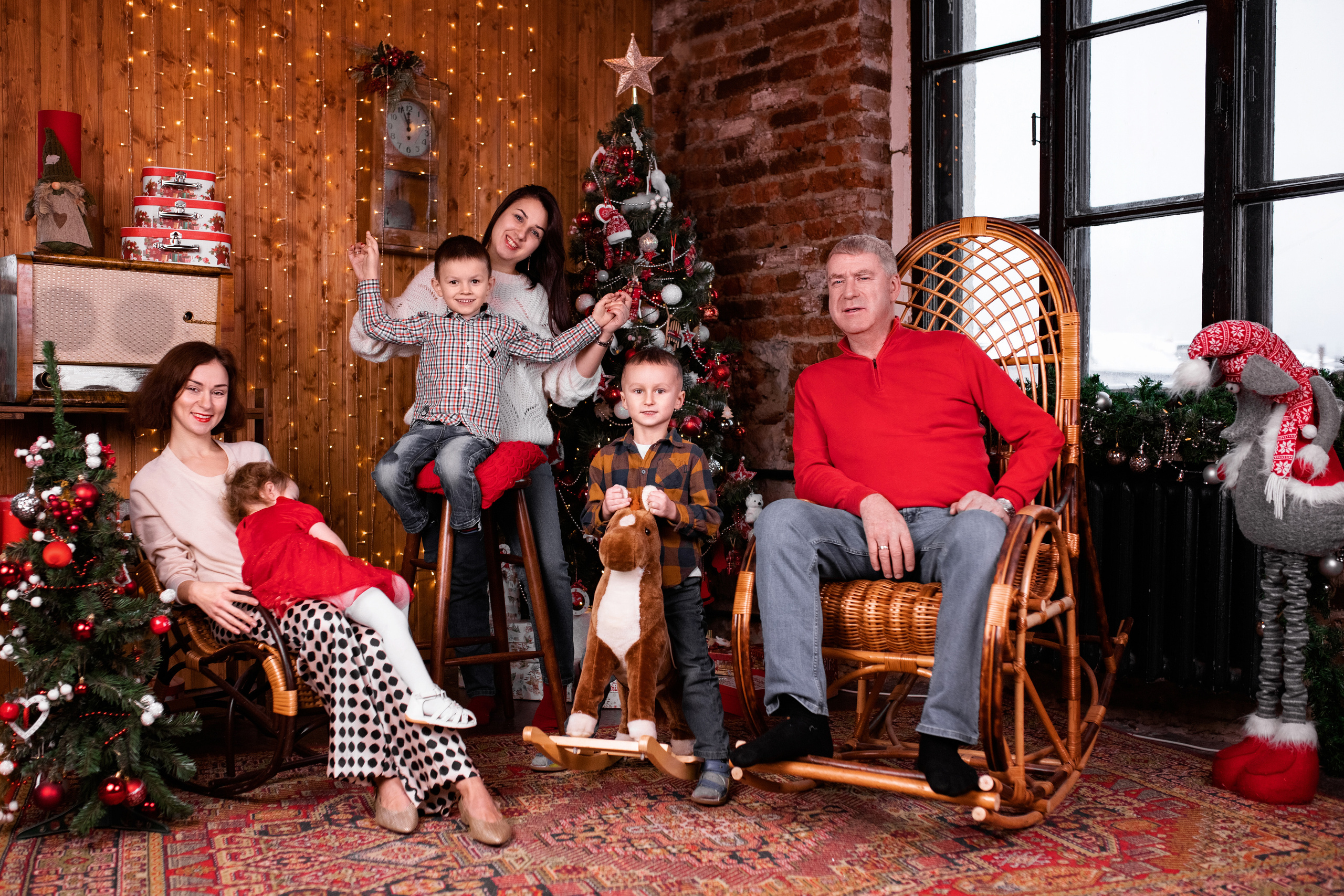 Студия Престиж. Зал Мега. Семья Журковских. Ноябрь 2021. Фотограф Пермь. Свадьбы. Семья и дети, школа, д. сад. Фотокниги