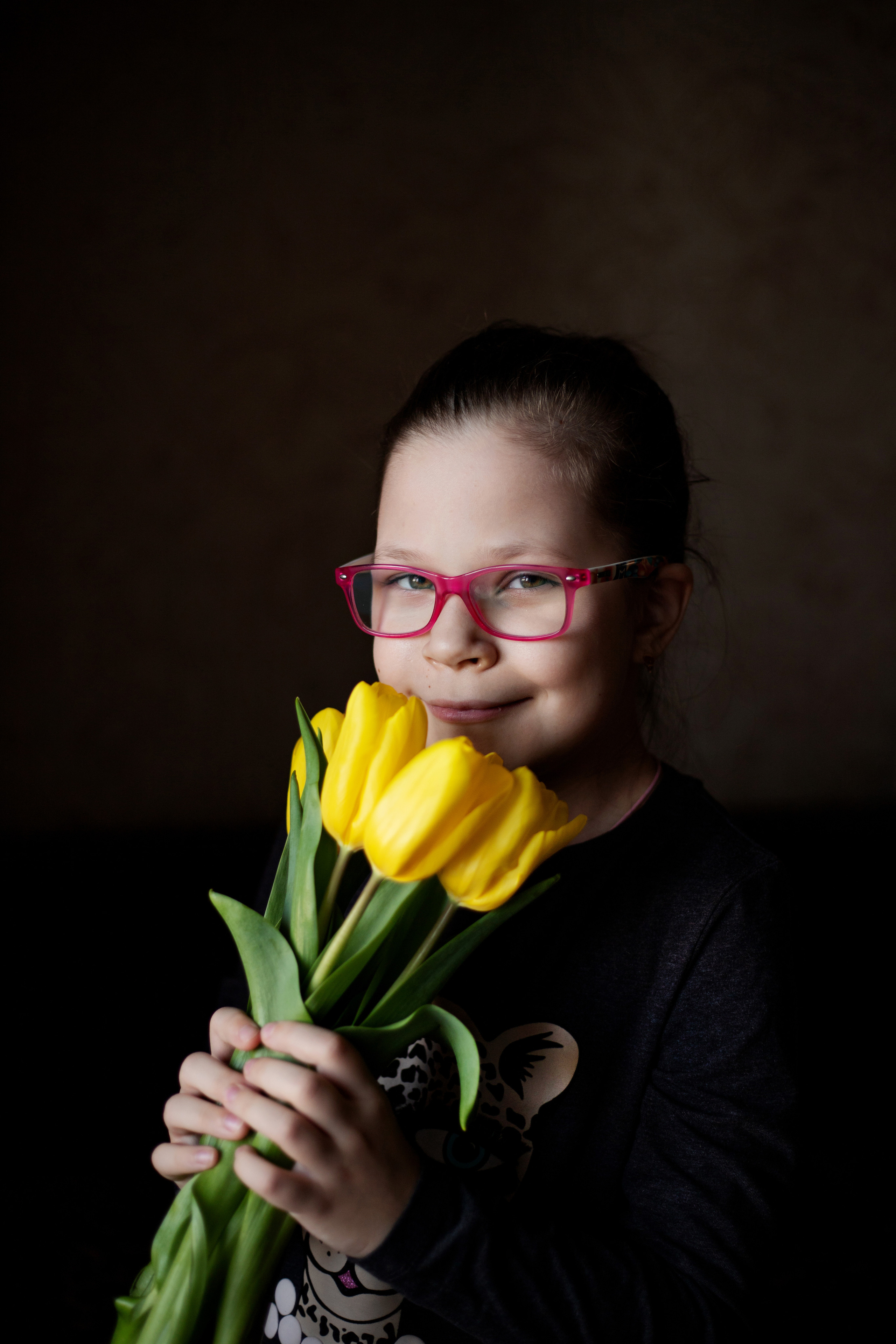 Домашняя съёмка. 8 Марта. Миланочка, Юля, Вероника. Март 2022. Фотограф Пермь. Свадьбы. Семья и дети, школа, д. сад. Фотокниги