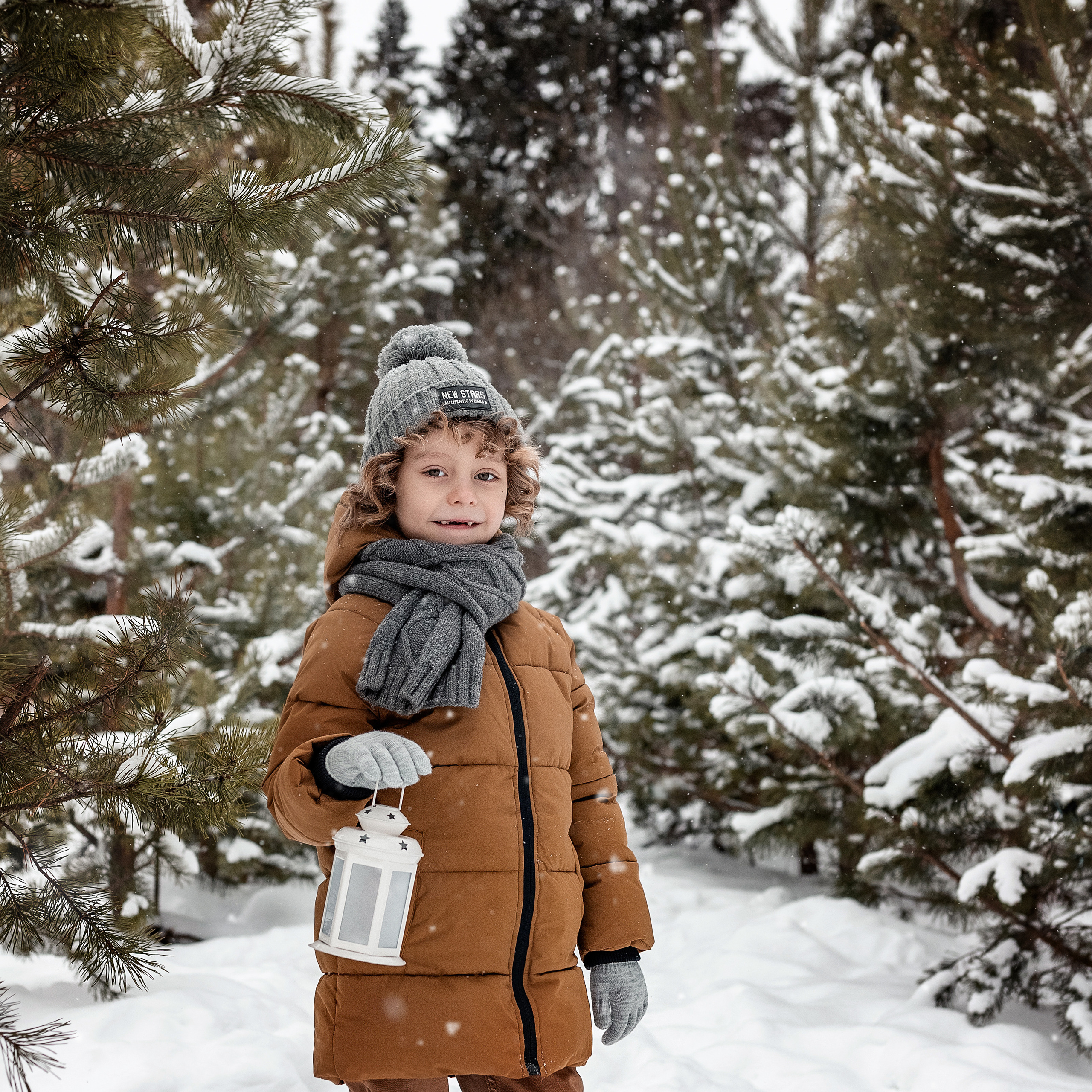 Черняевский лес. Февраль 2022. Глеб и Марго. Фотограф Пермь. Свадьбы. Семья и дети, школа, д. сад. Фотокниги