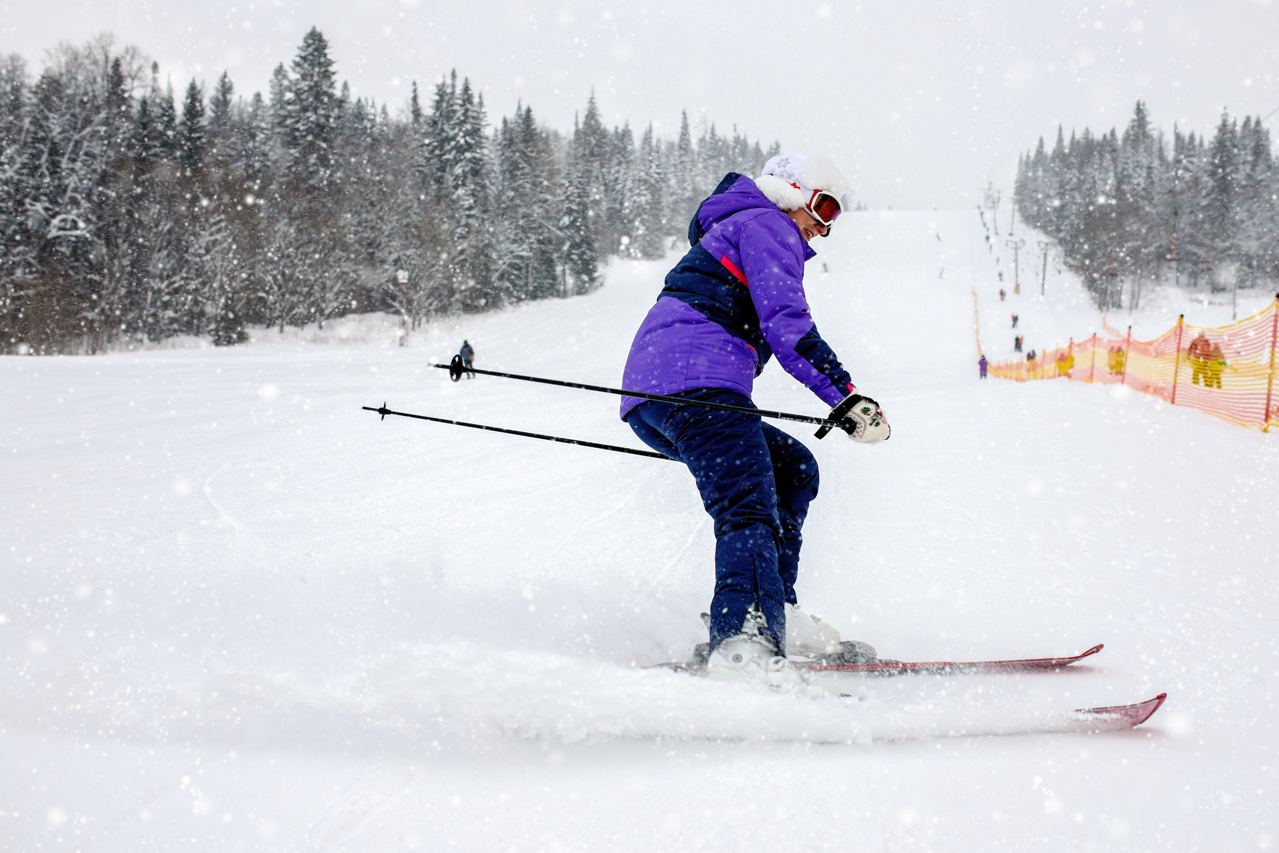 Индивидуальная зимняя фотосессия в Иван Горе, п. Гоамово, горные лыжи