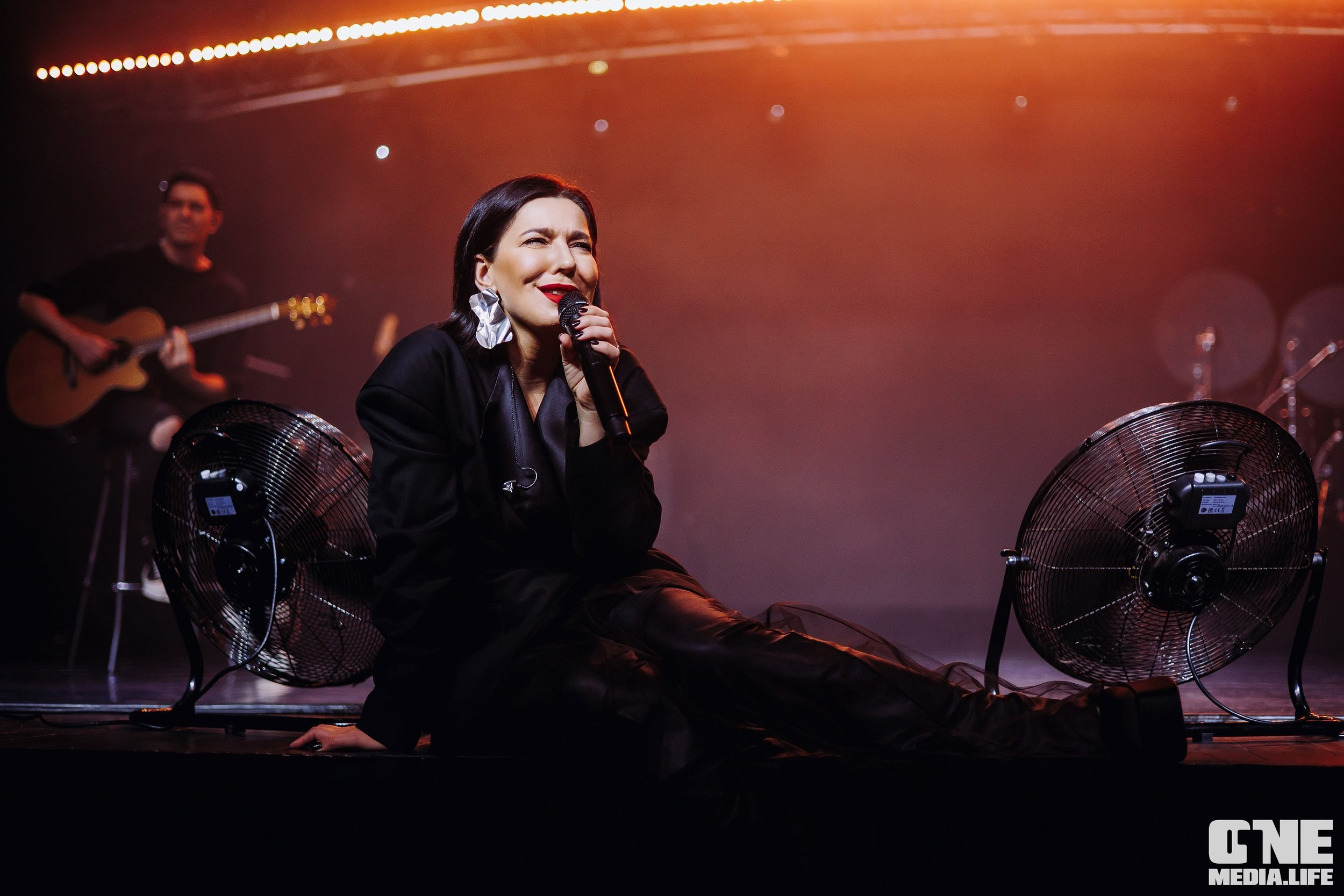 Фоторепортаж с концерта Ёлки. One Media Life: фоторепортажи, фотоотчеты с мероприятий и заведений