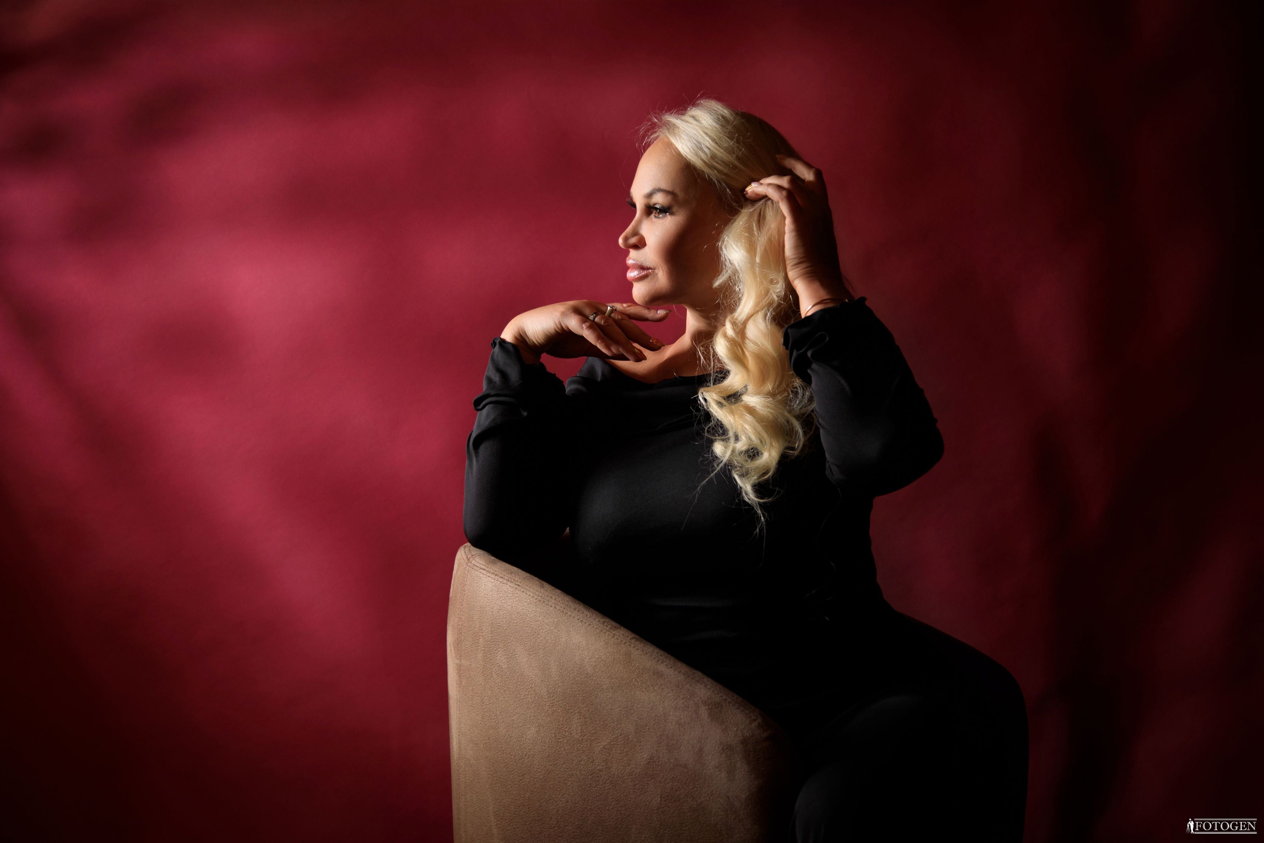 Очарование зрелости: Фотосессии в студии Fotogen. Интерьерная фотостудия FOTOGEN г. Краснодар