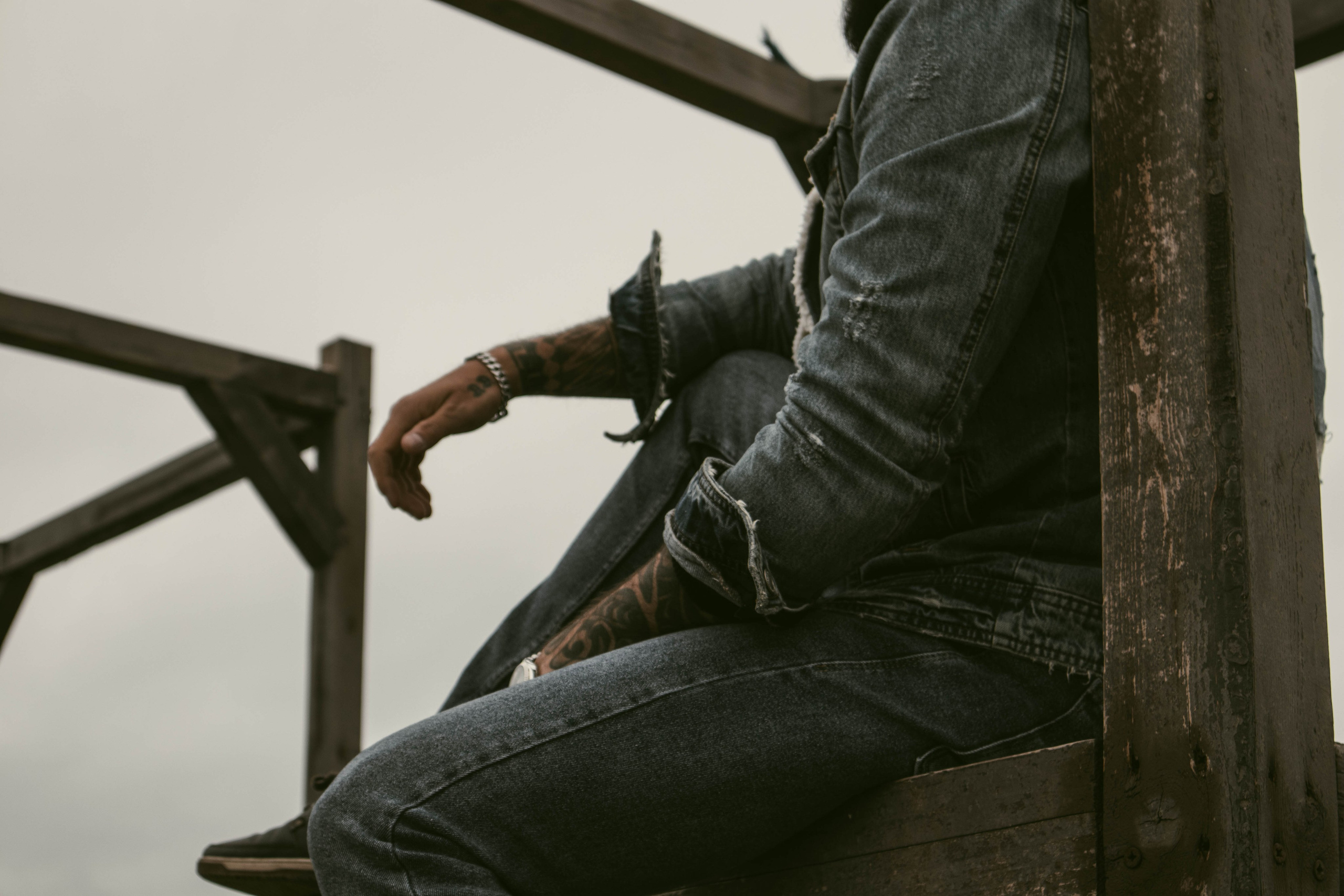 О. Уличный фотограф Города N