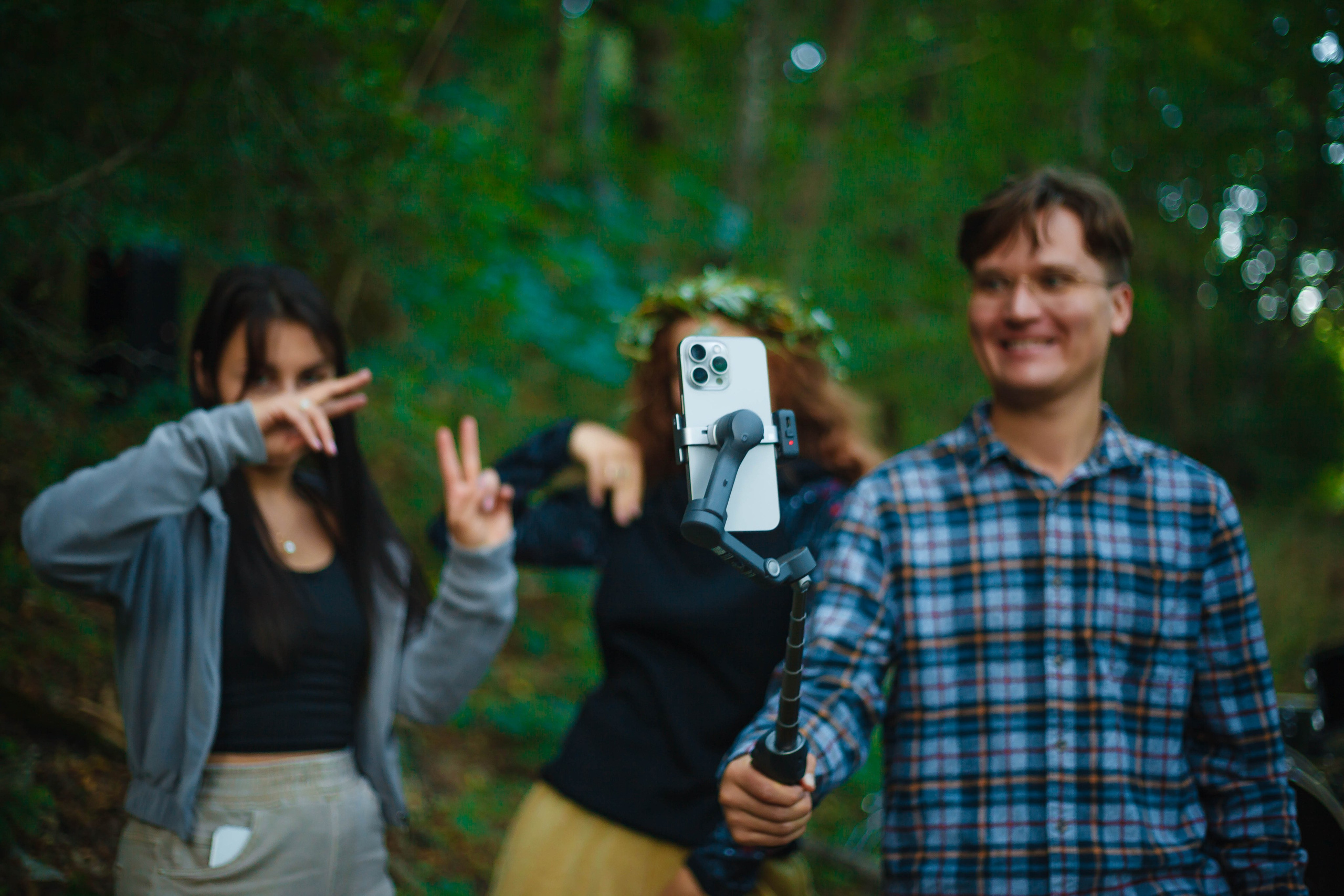 Клип. Уличный фотограф Города N