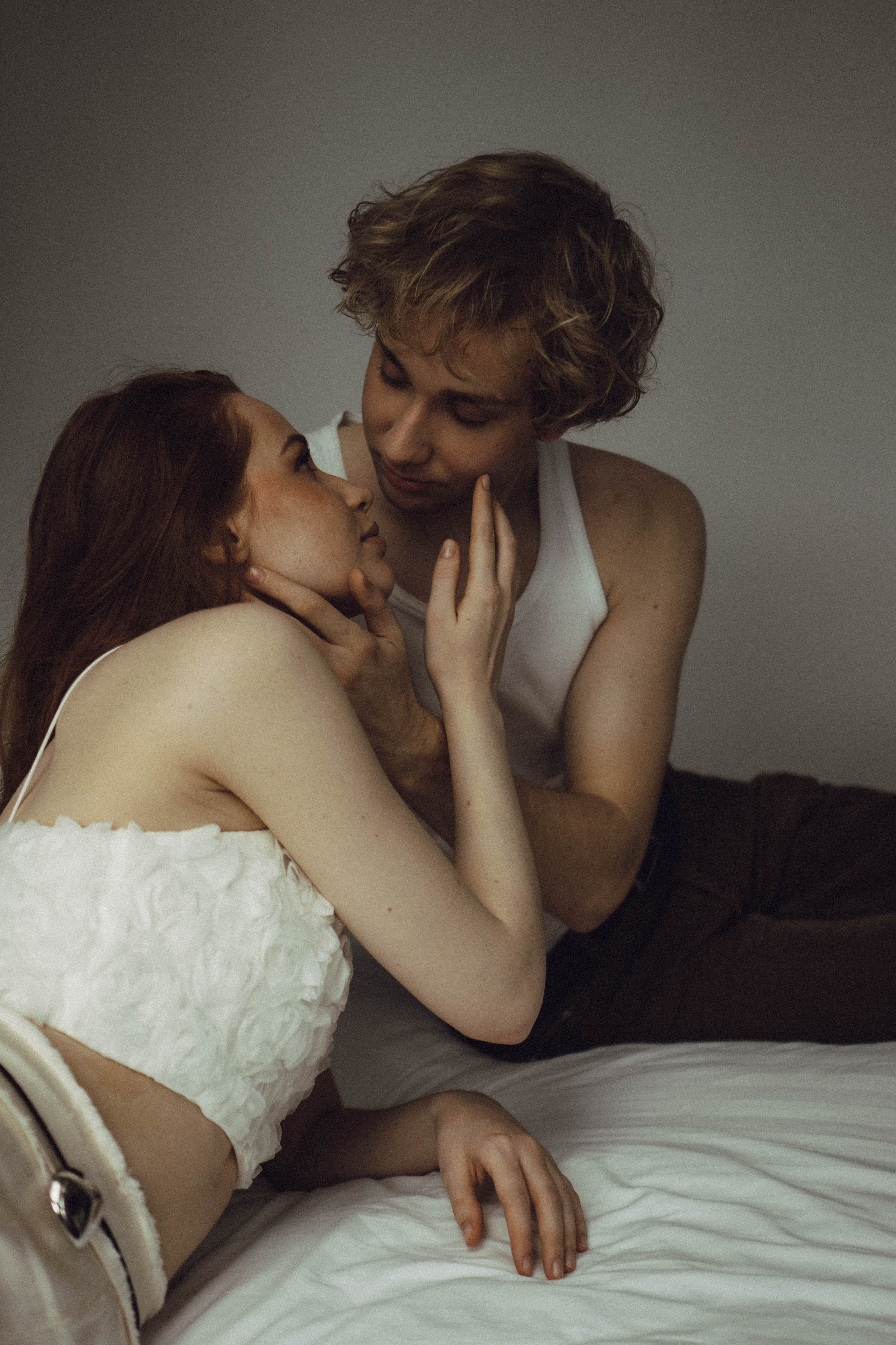 СВАДЕБНАЯ СЬЕМКА В ОТЕЛЕ. СБОРЫ ЖЕНИХА И НЕВЕСТЫ И ТАКЖЕ ТОР И ПОДГОТОВКА К ПРОГУЛКЕ. Профессиональный фотограф, Санкт-Петербург — Виктория Богомолова