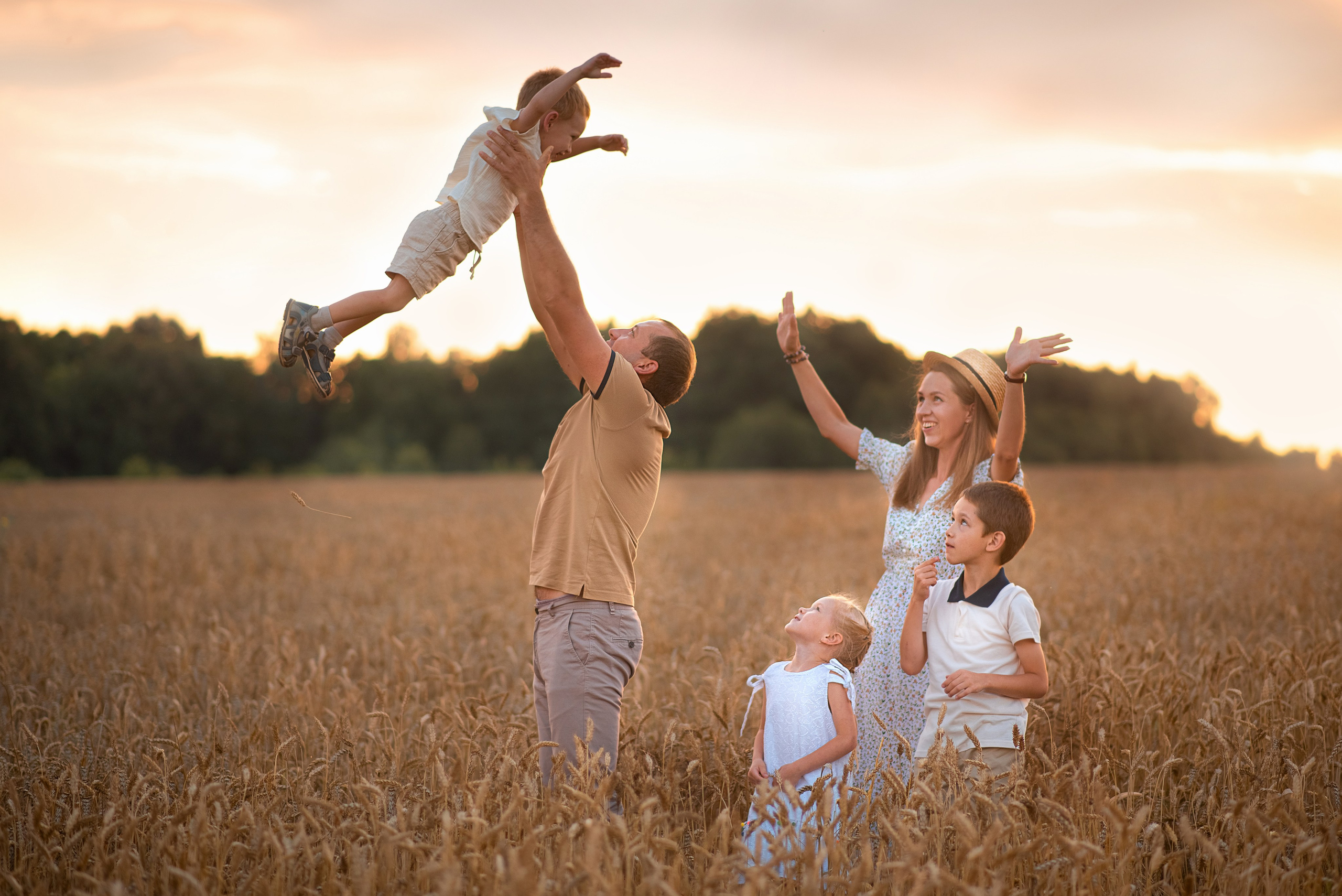 Семейная фотосессия в пшеничном поле. Семейный и детский фотограф в Туле Светлана Воронкова