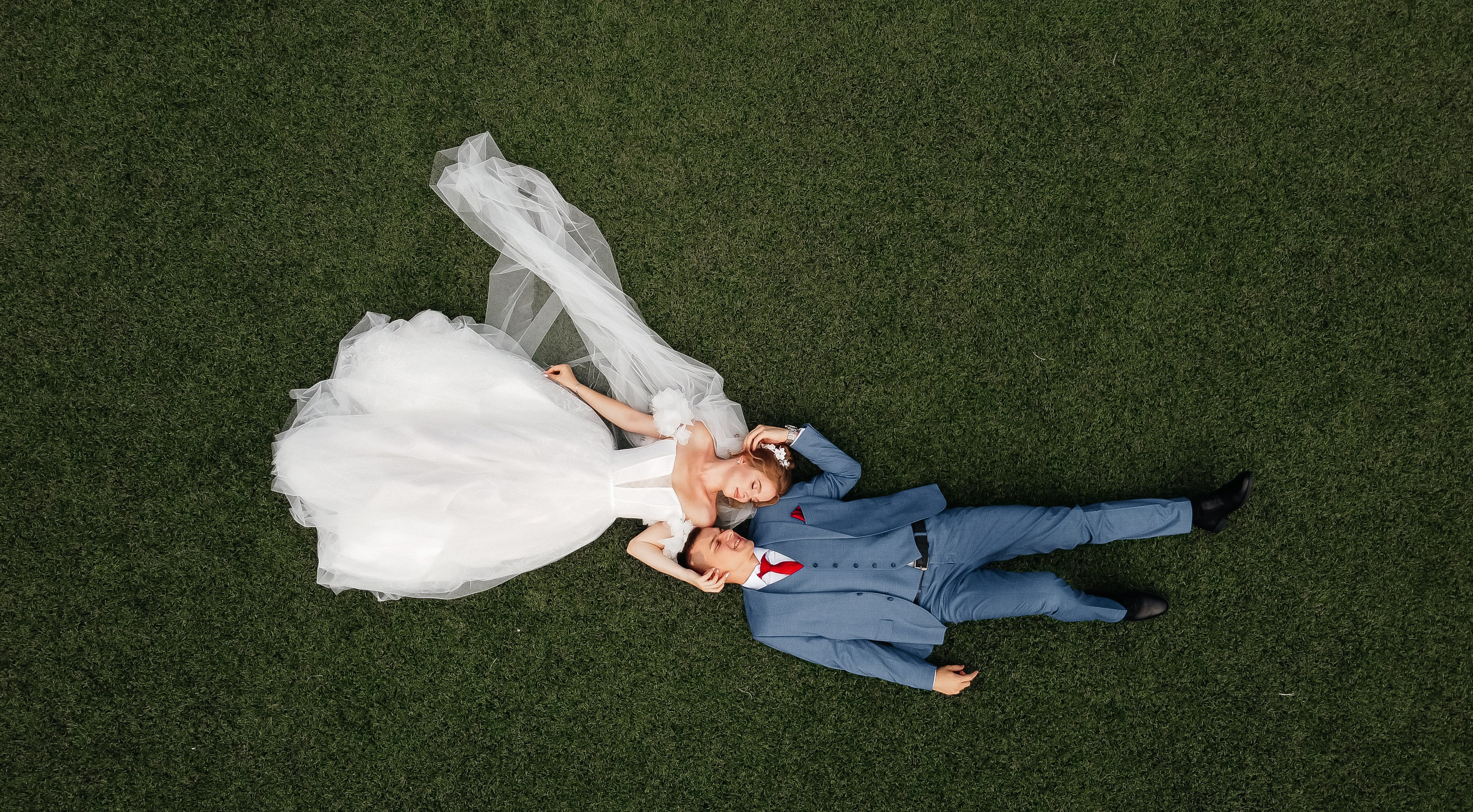 А&А — фотосессия на стадионе. Свадебный фотограф в Оренбурге Илья Володьков