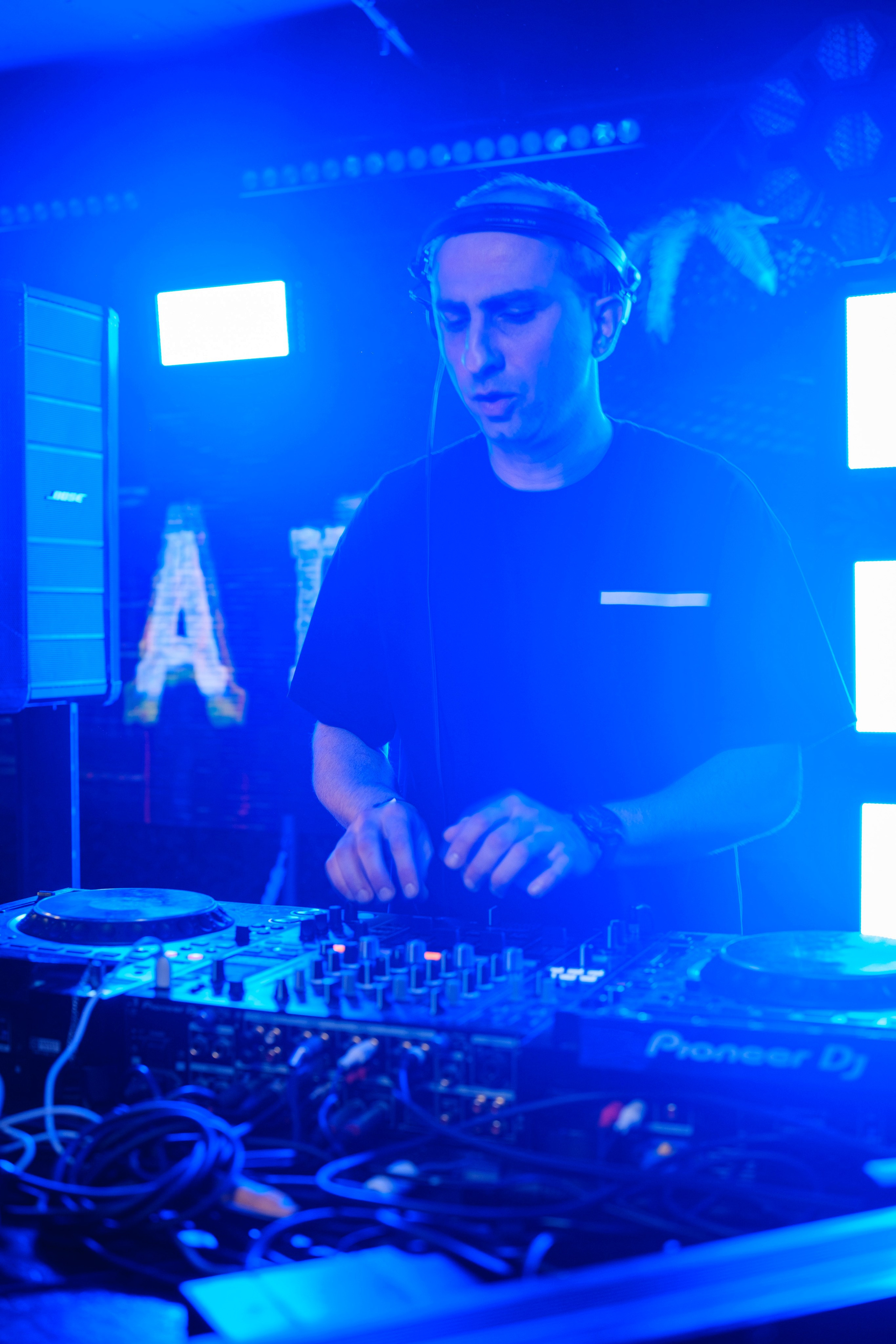 Embargo 2/03. Главная