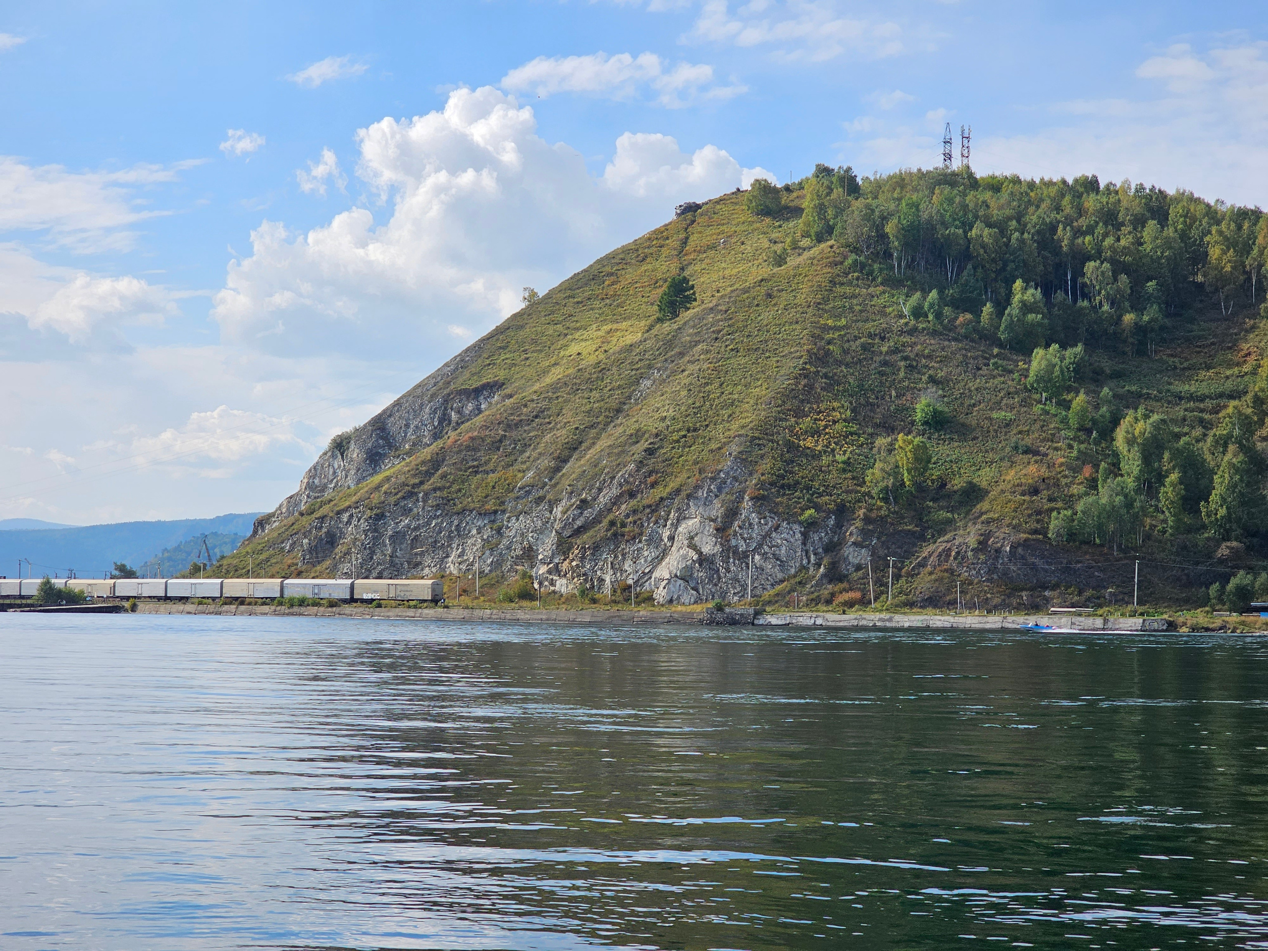 Вид на порт байкал листвянка исток ангары