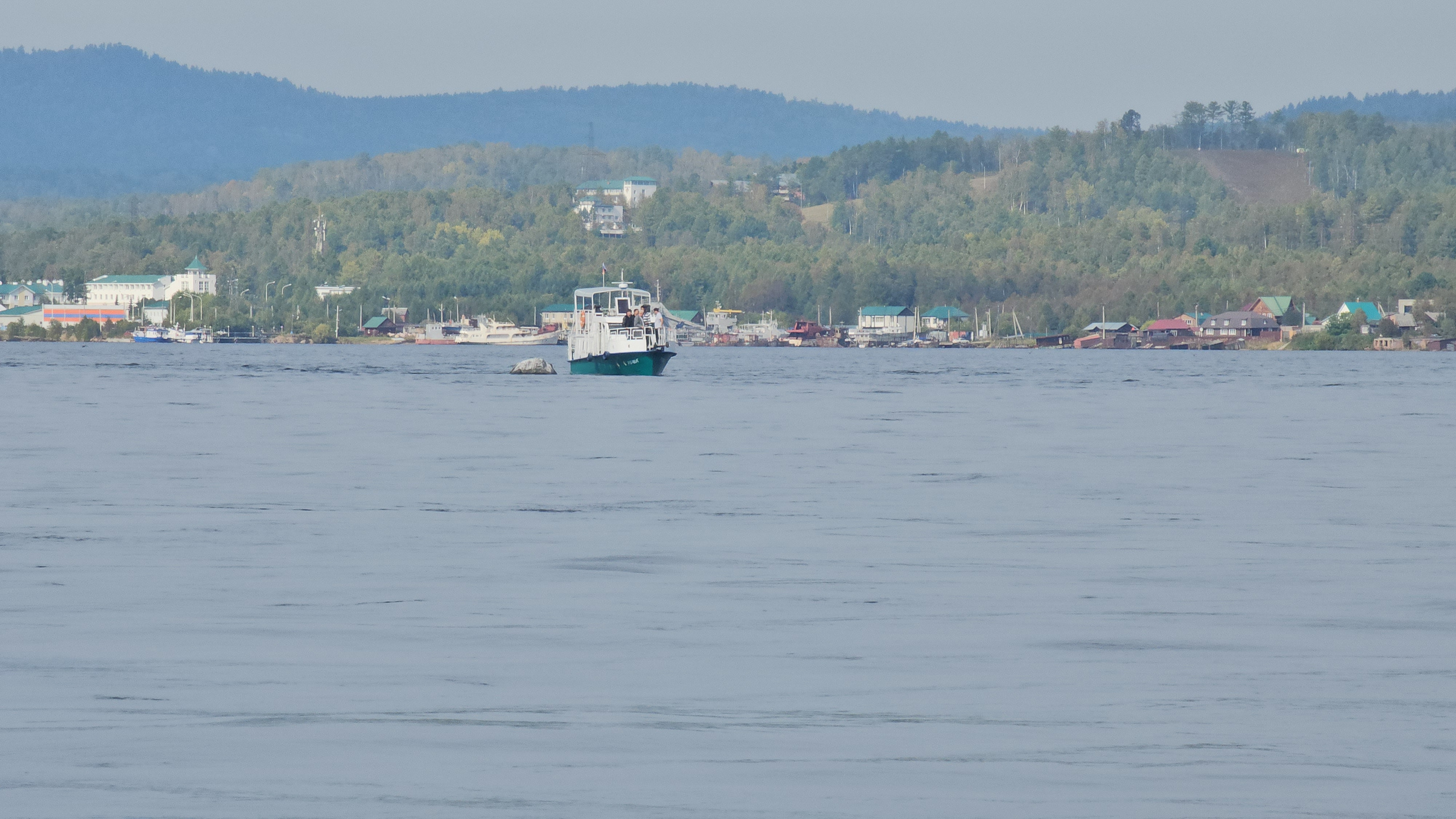 Вид на шаман камень исток ангары листвянка