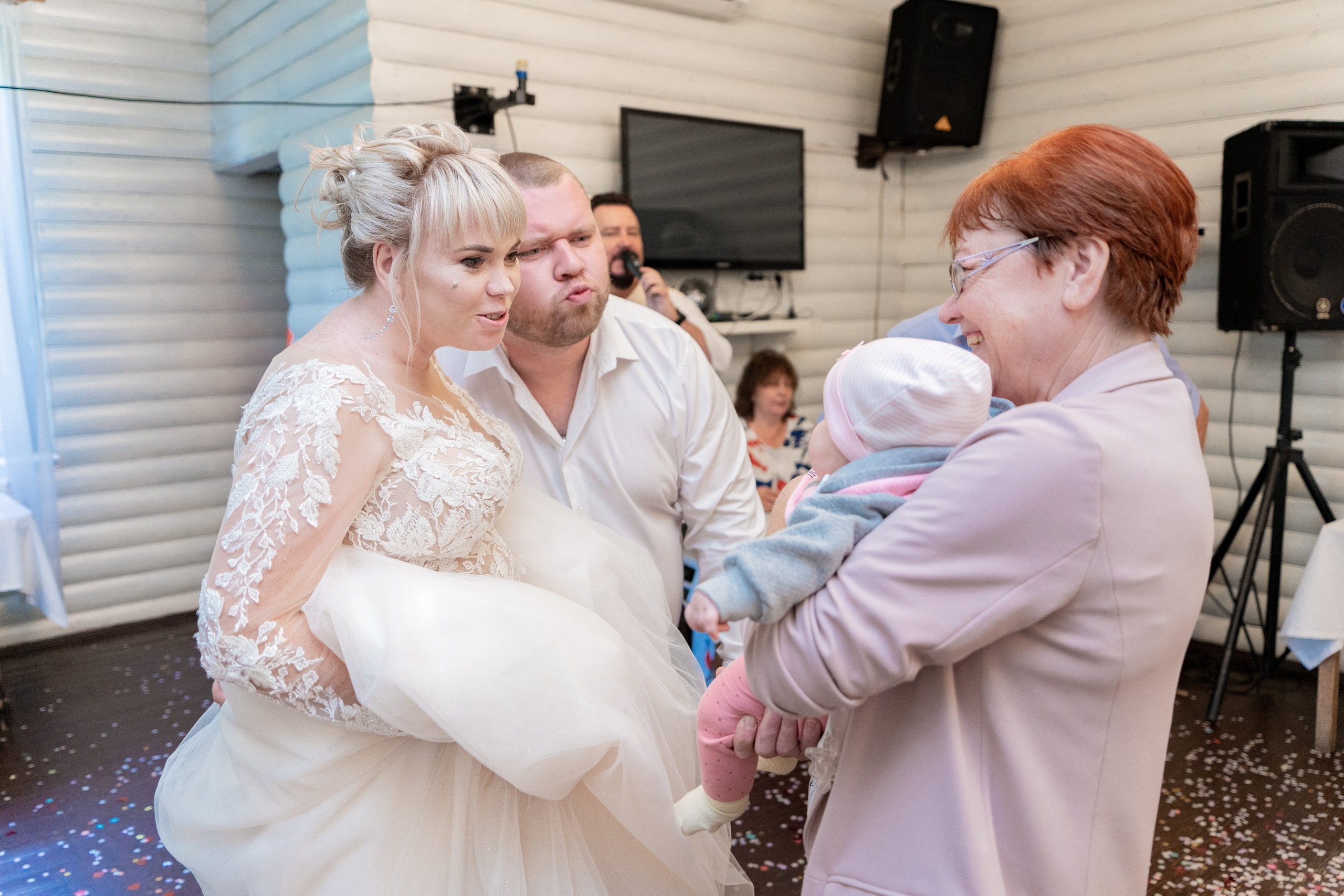 Ира и Дима. День свадьбы. Репортажный и интерьерный фотограф Александра Солдатова