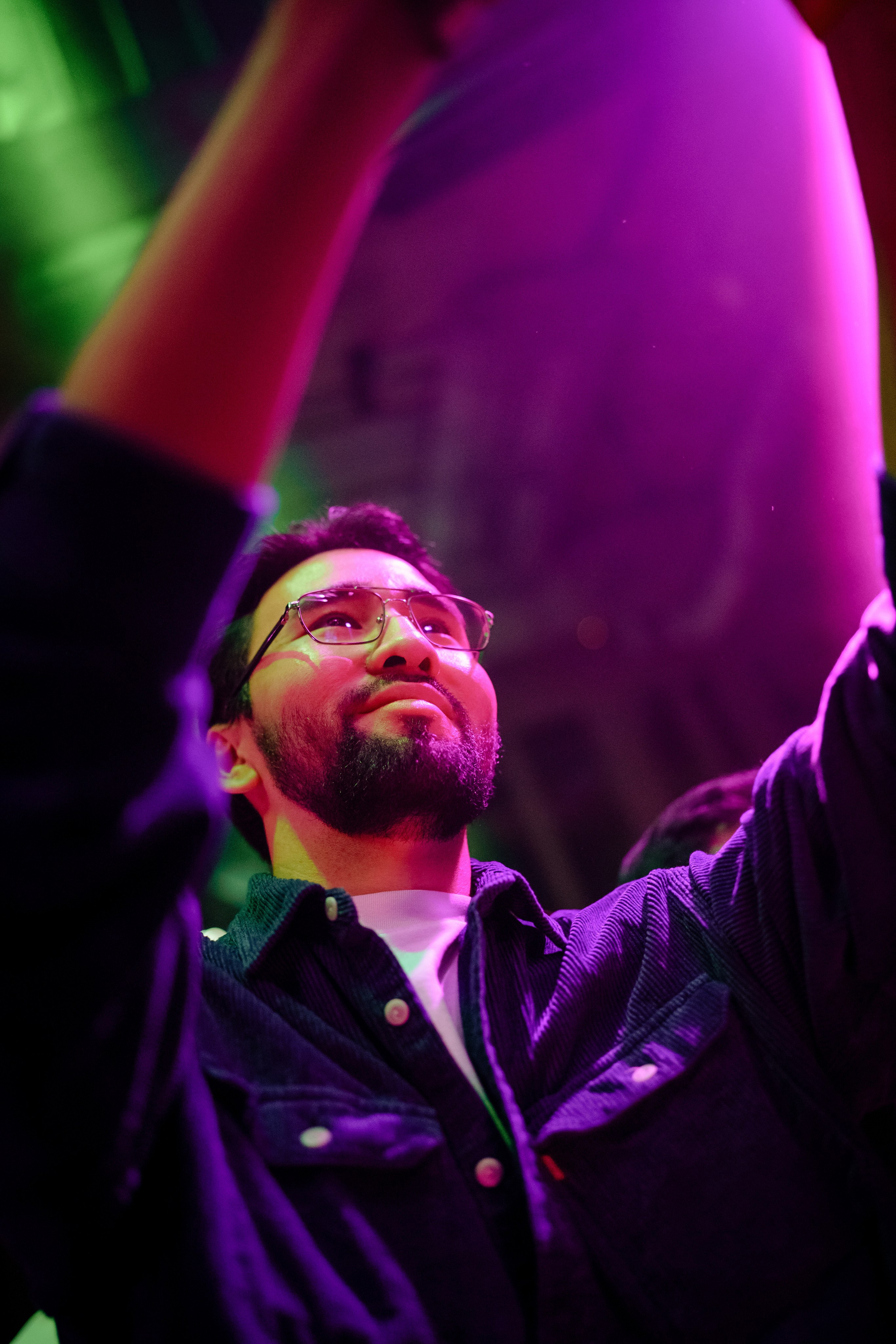 Вечеринка OSNOVATELI.LIVE репортажный фотограф Саша Дружинина. Репортажный фотограф в Москве Саша Дружинина