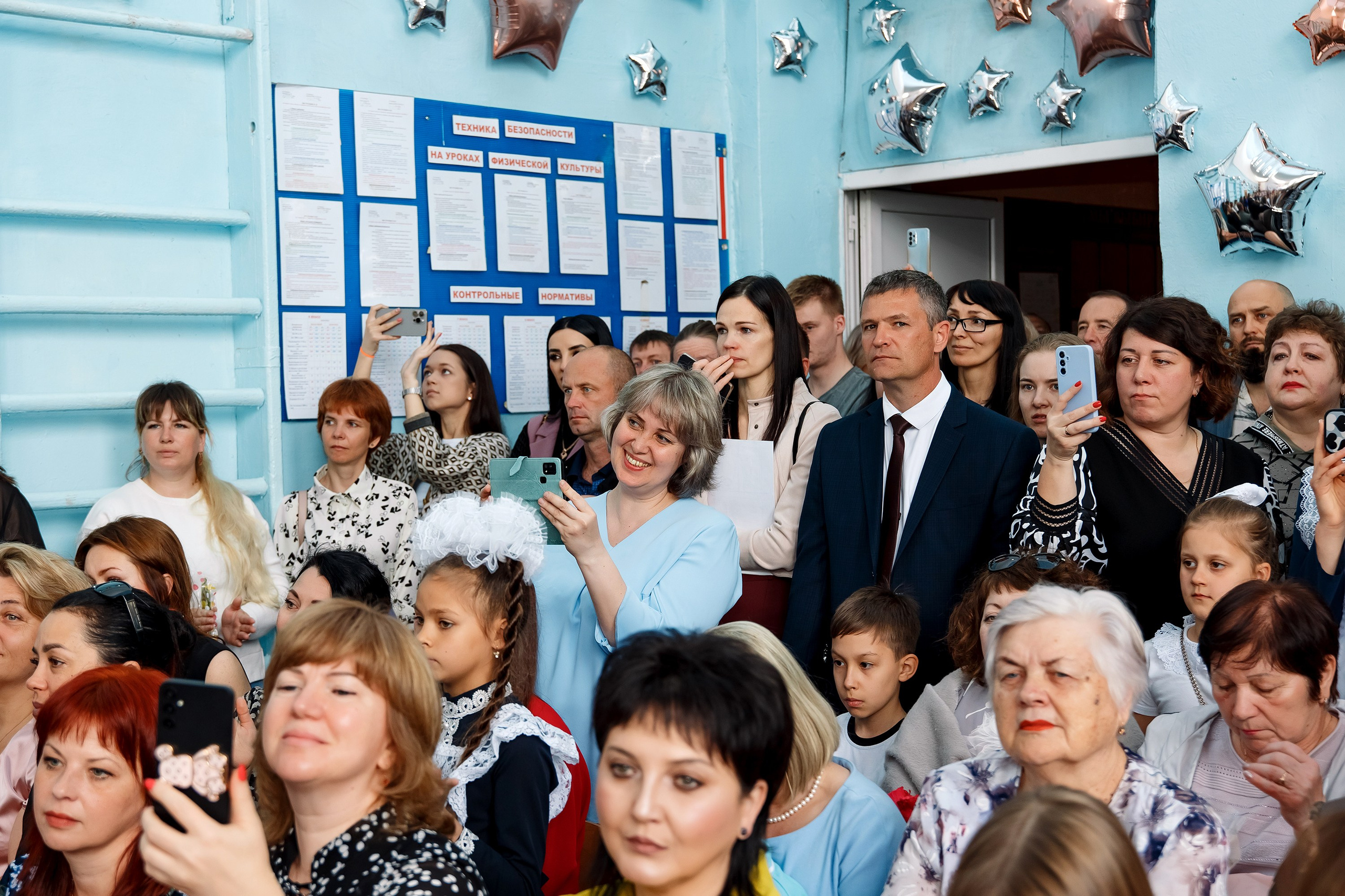 11 класс Последний звонок. Фотограф Любовь Корниенко, Примоский край
