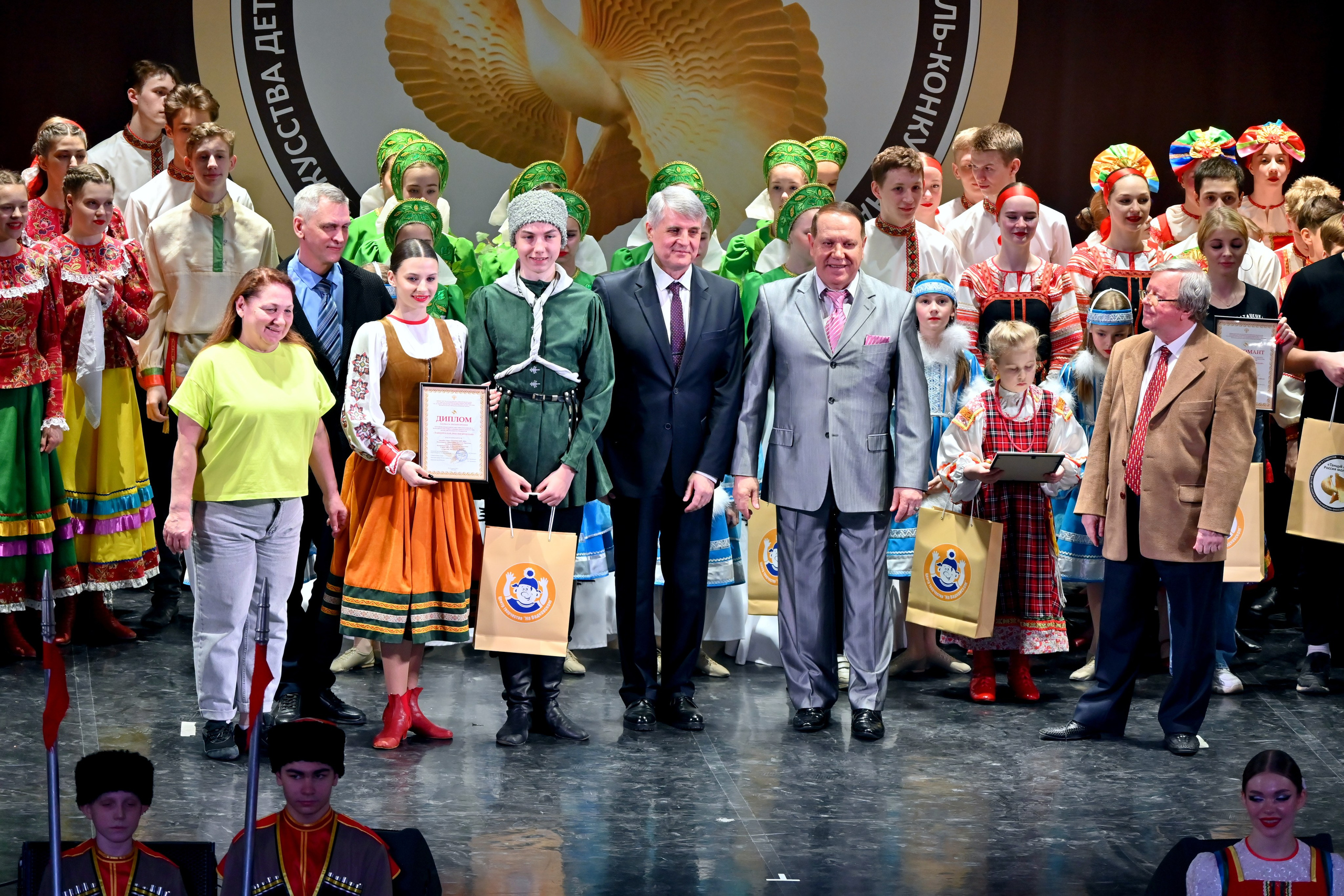 Гала-концерт. Танцуй и пой, Россия Молодая! 22.04.2024. Профессиональный фотограф в Москве Алёна Котова