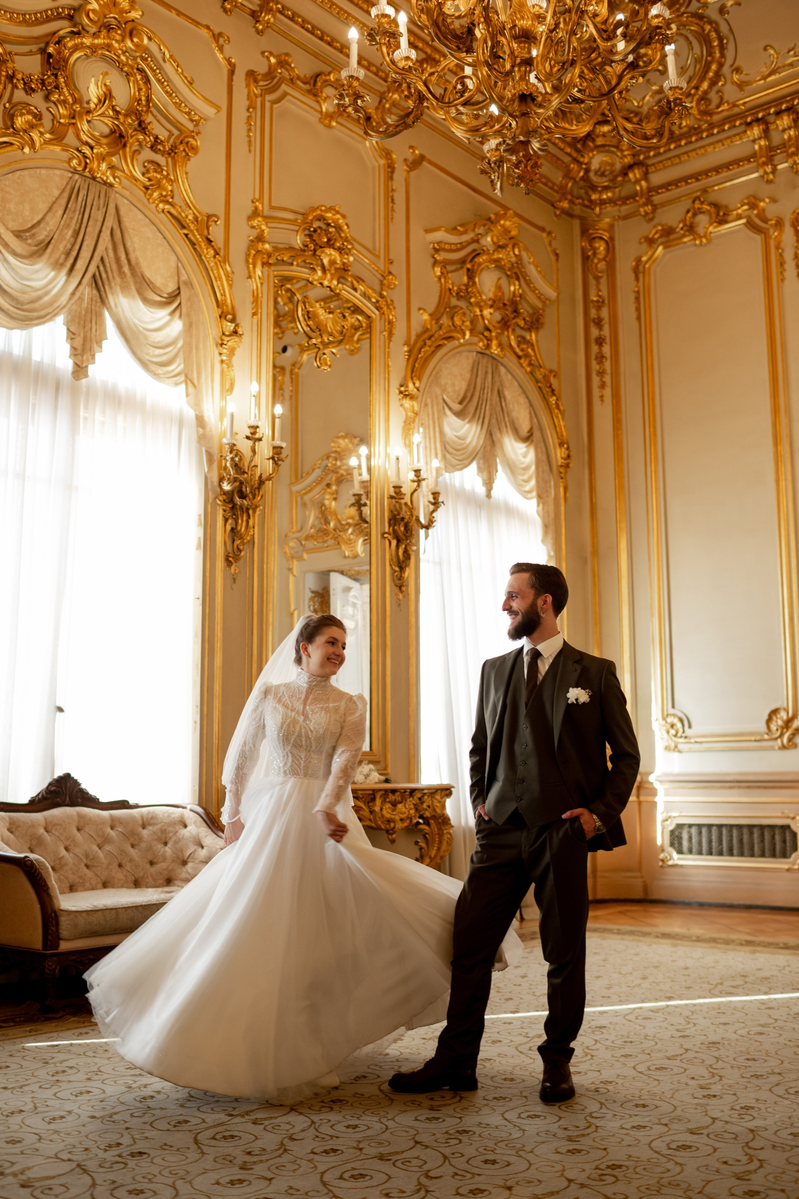 Свадебная фотопрогулка в Петербурге. Свадебный фотограф Кирилл Белый