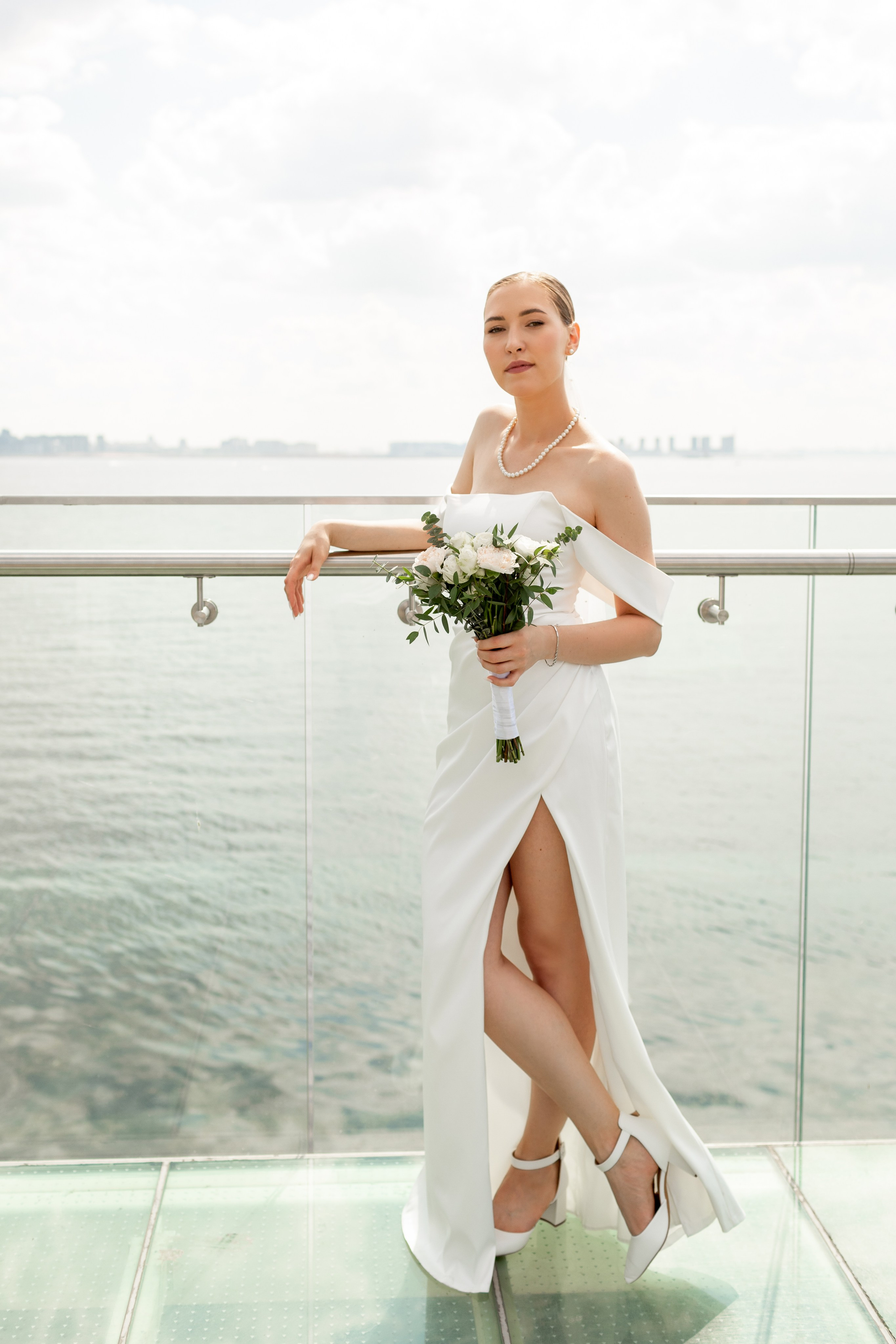 Свадебная фотопрогулка у Лахты. Свадебный фотограф Кирилл Белый