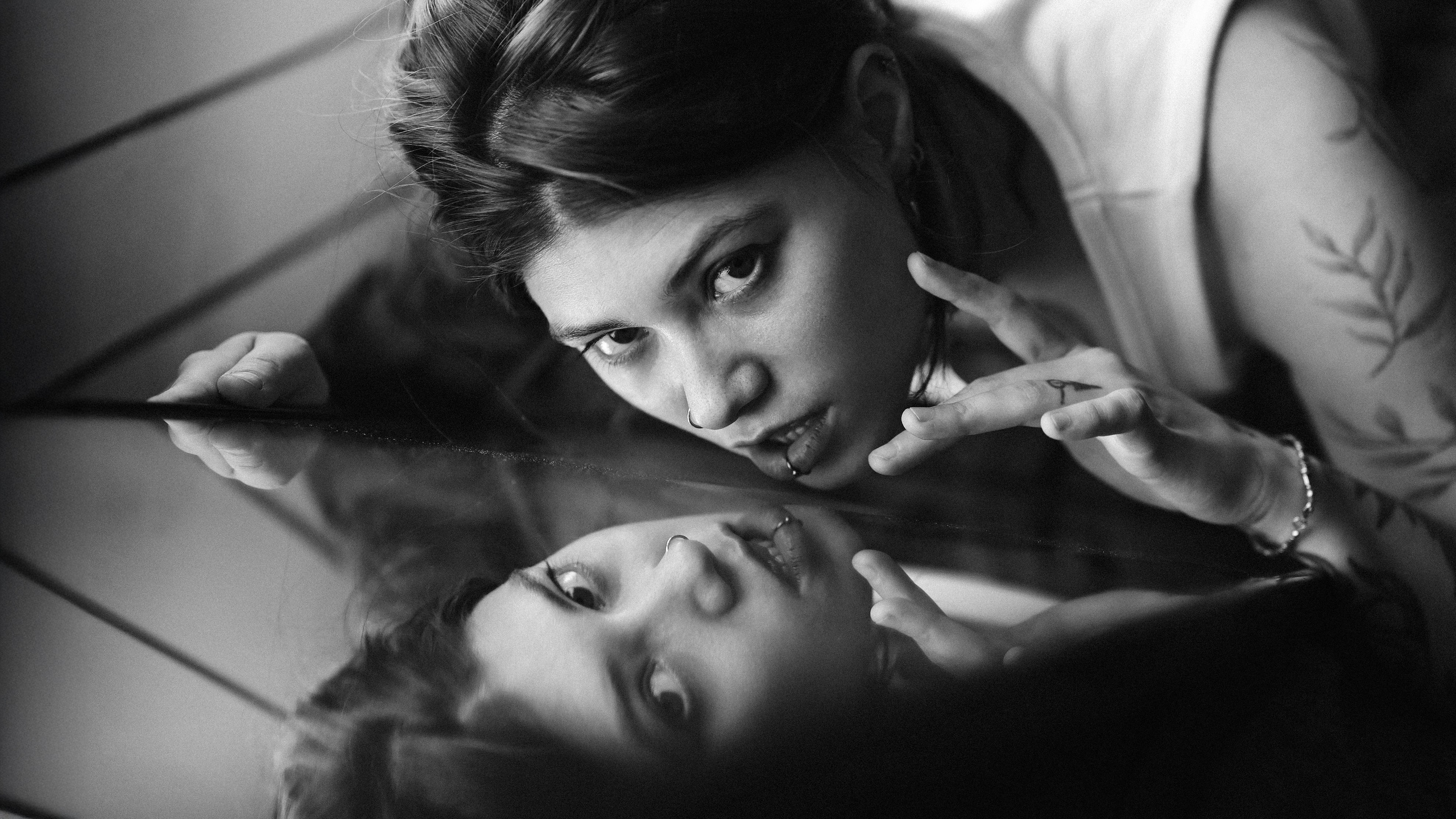 Level 2 — Monochrome nu