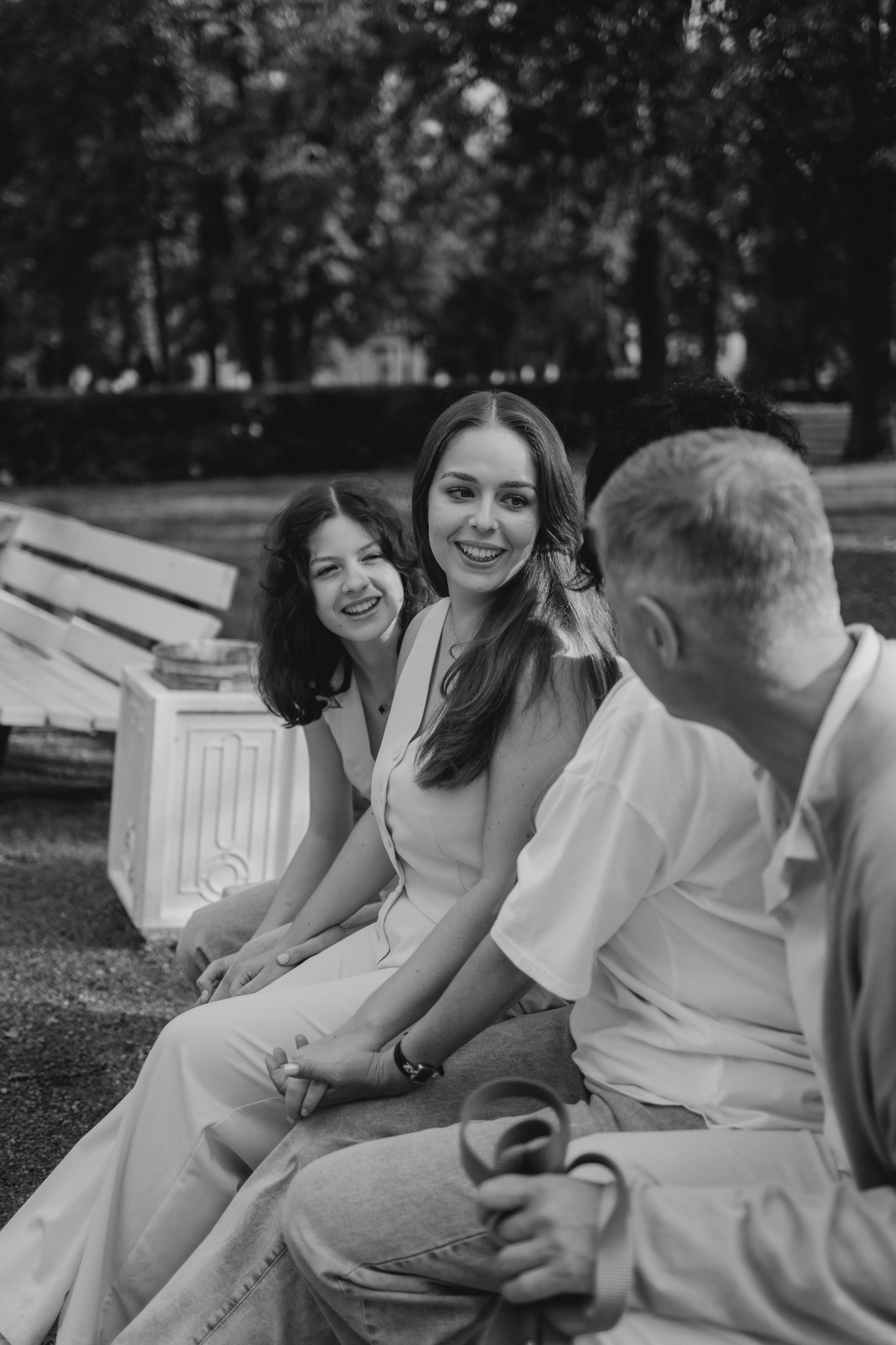 Моника, Мишель, Юлия, Дмитрий и песик Беня. Семейный, домашний, ньюборн фотограф Москва Цветкова Елизавета