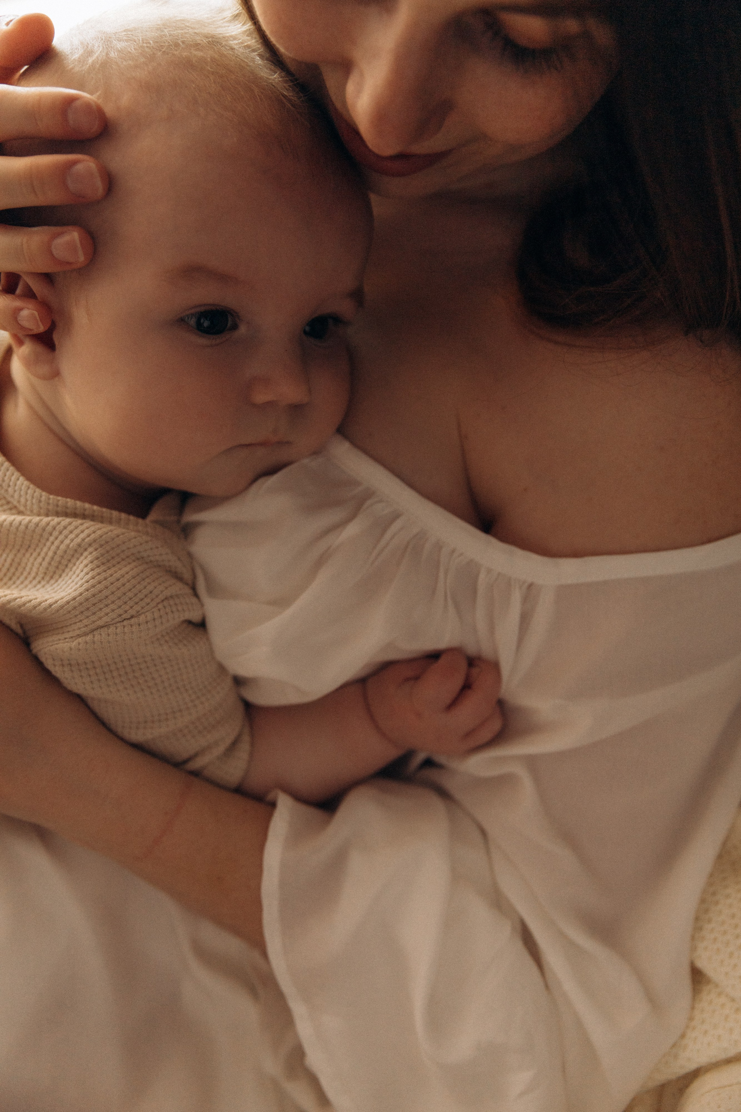 Мама и малыш, домашняя история. Фотограф Ульяна Дивина в Нижнем Новгороде и Нижегородской области