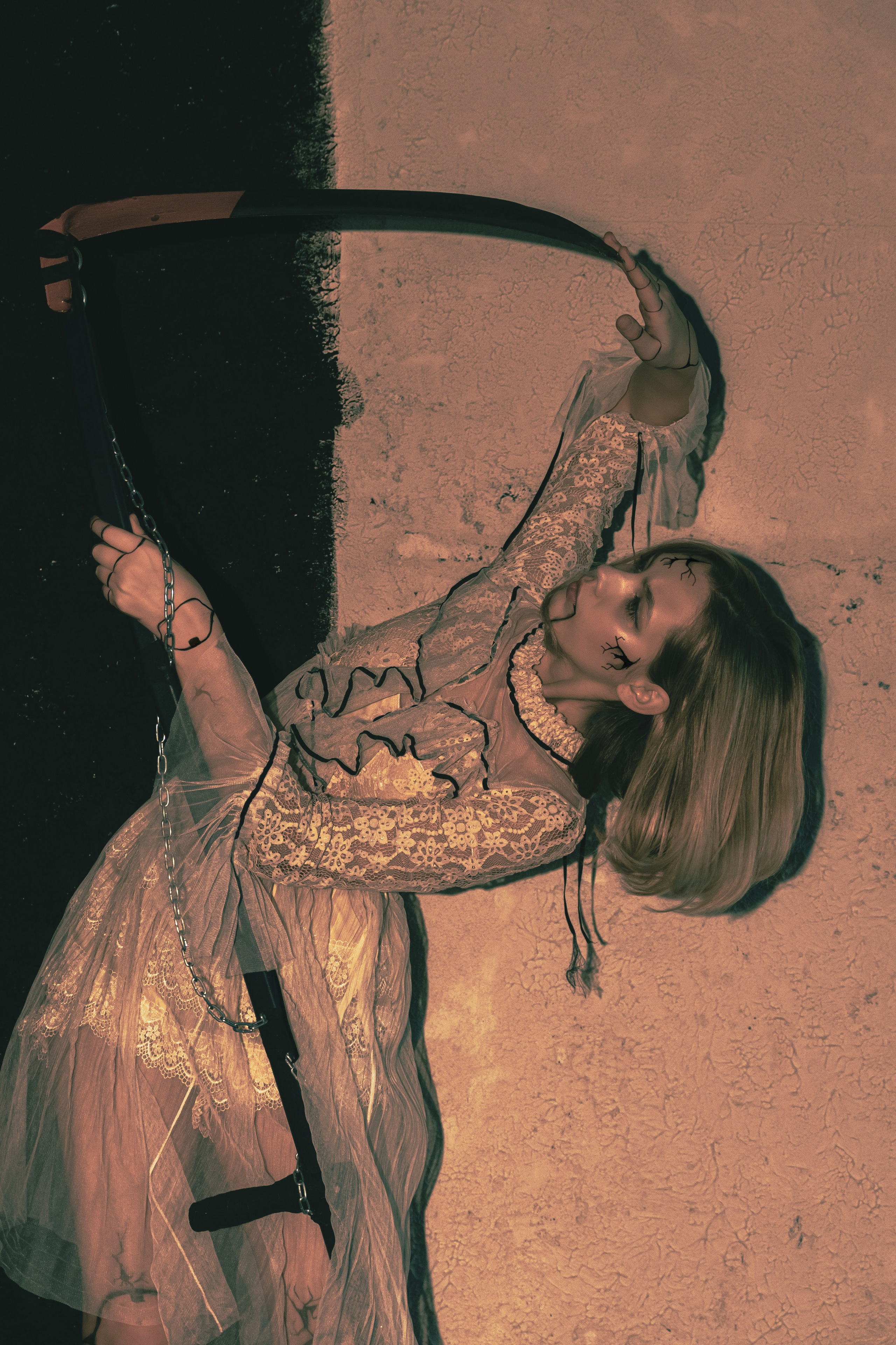 Креативная фотосессия в Ростове на Дону, съёмка марионетки на студии, красивые фотографии марионетки, Фотограф Ростов