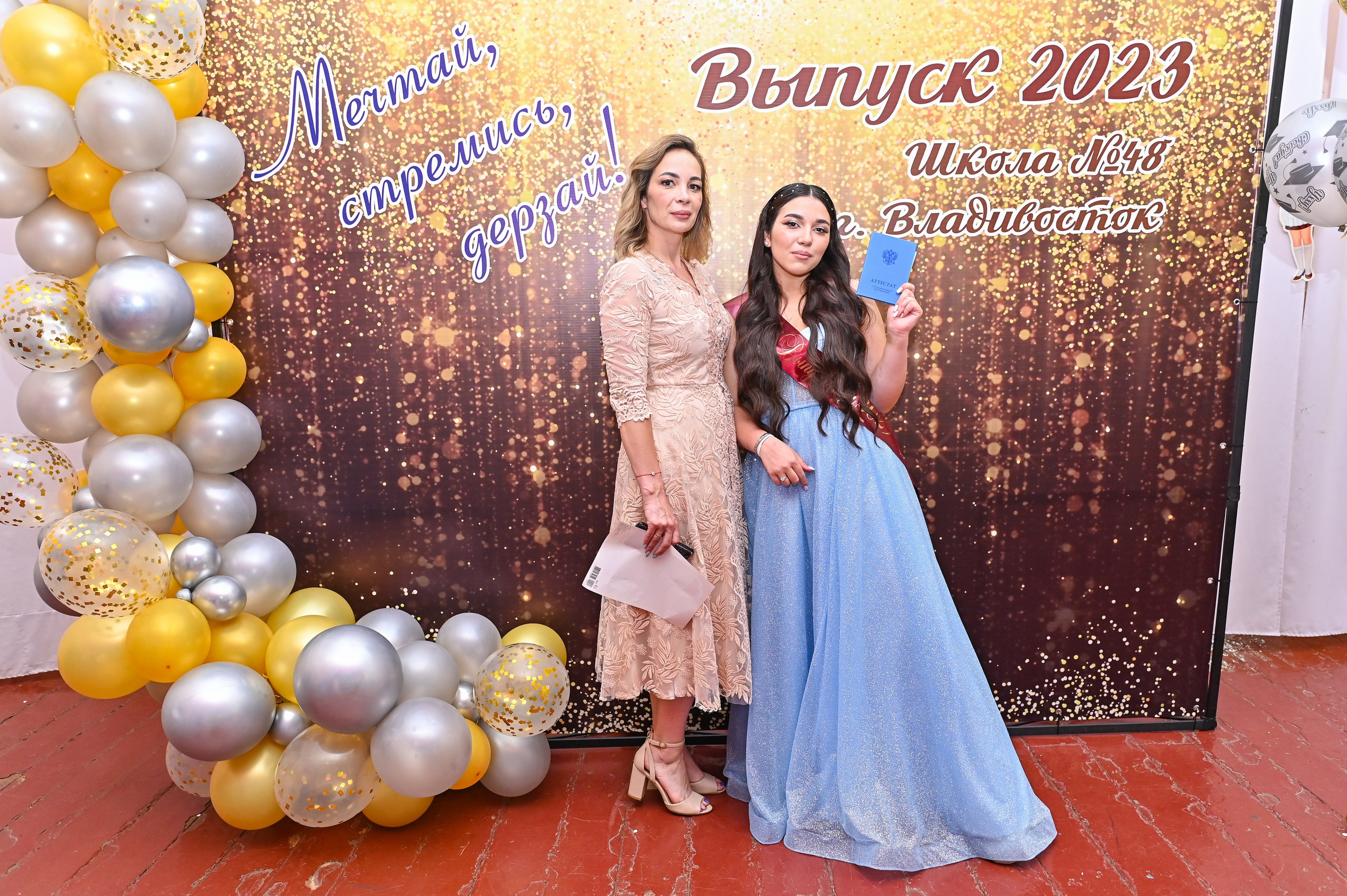 Выпускной школа 48. Семейный и свадебный фотограф во Владивостоке