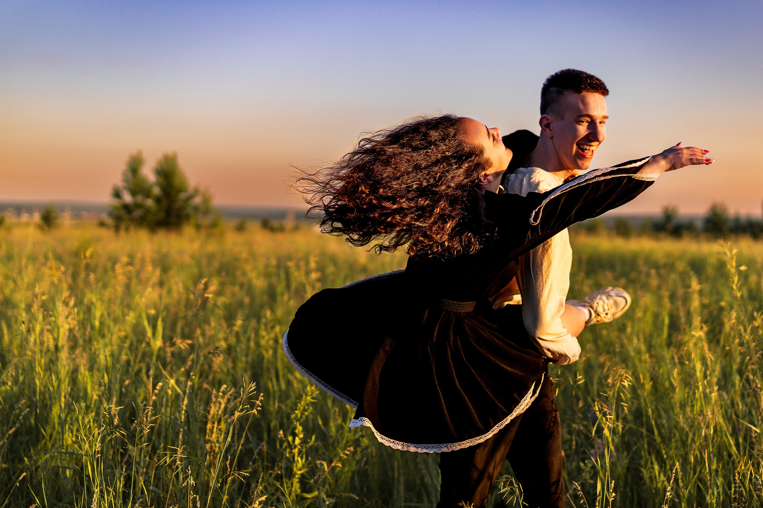 Владлен и Алина | Love story. Репортажный фотограф Екатеринбург | Яркий, качественный репортаж | Концерты, клубы, репортаж, праздники, корпоративы