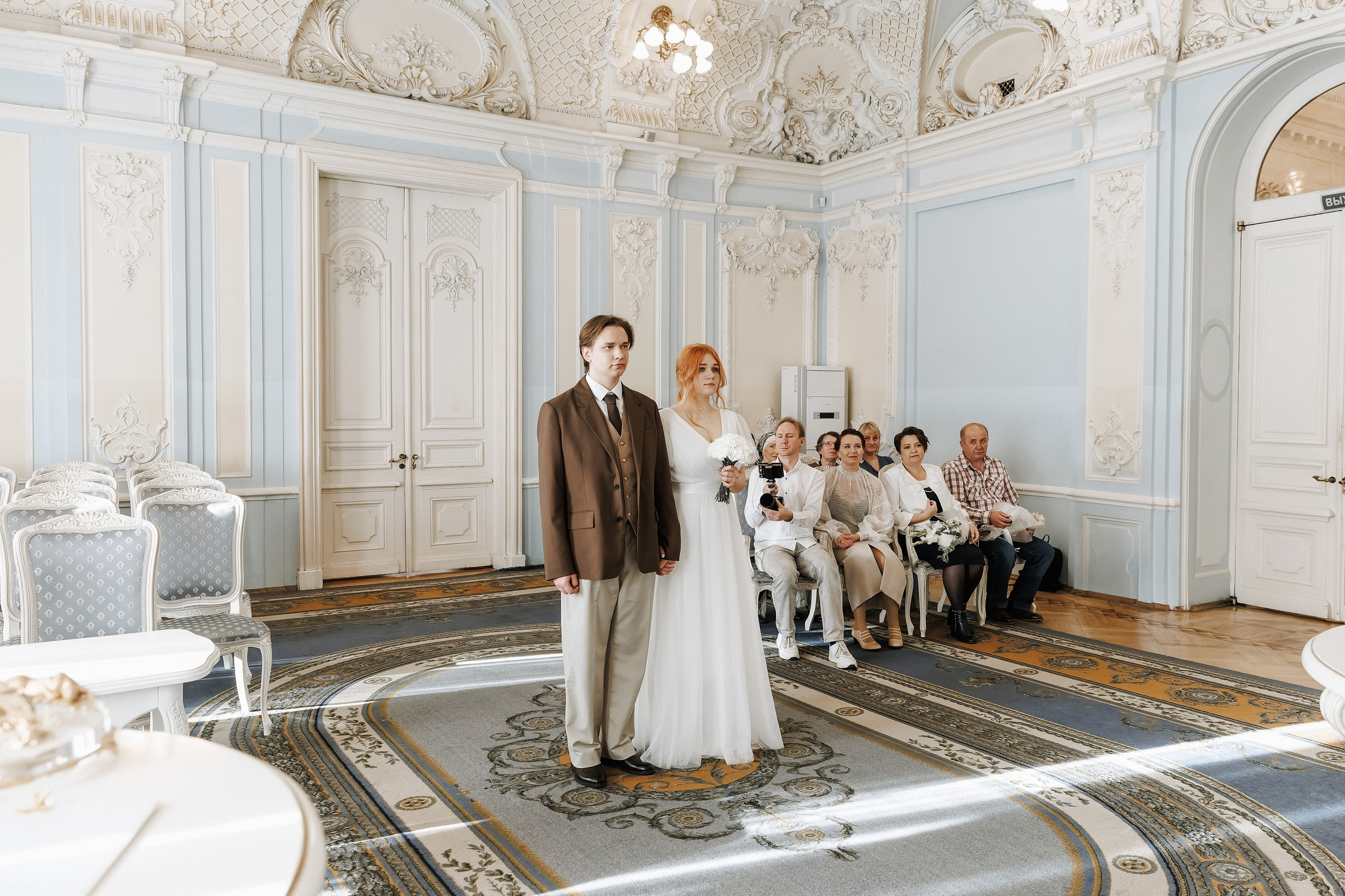 Полина и Максим — съемка в ЗАГСе. Свадебный и портретный фотограф в Санкт-Петербурге Анна Демьянова