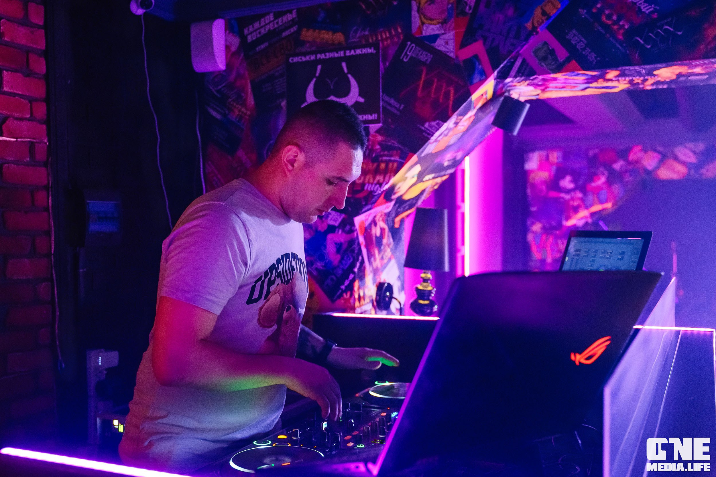 Фоторепортаж с субботней вечеринки в XxxX. One Media Life: фоторепортажи, фотоотчеты с мероприятий и заведений