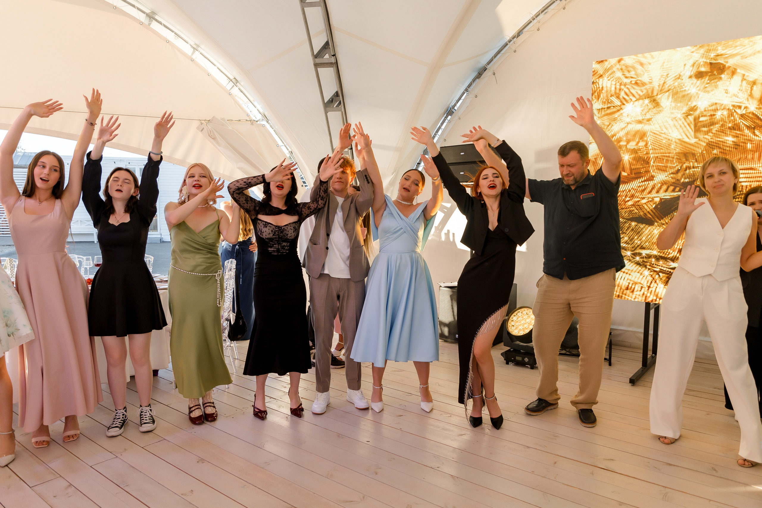 ВЫПУСКНОЙ White Place — Гимназия 52. Свадебный и семейный фотограф Динар Гильмутдинов