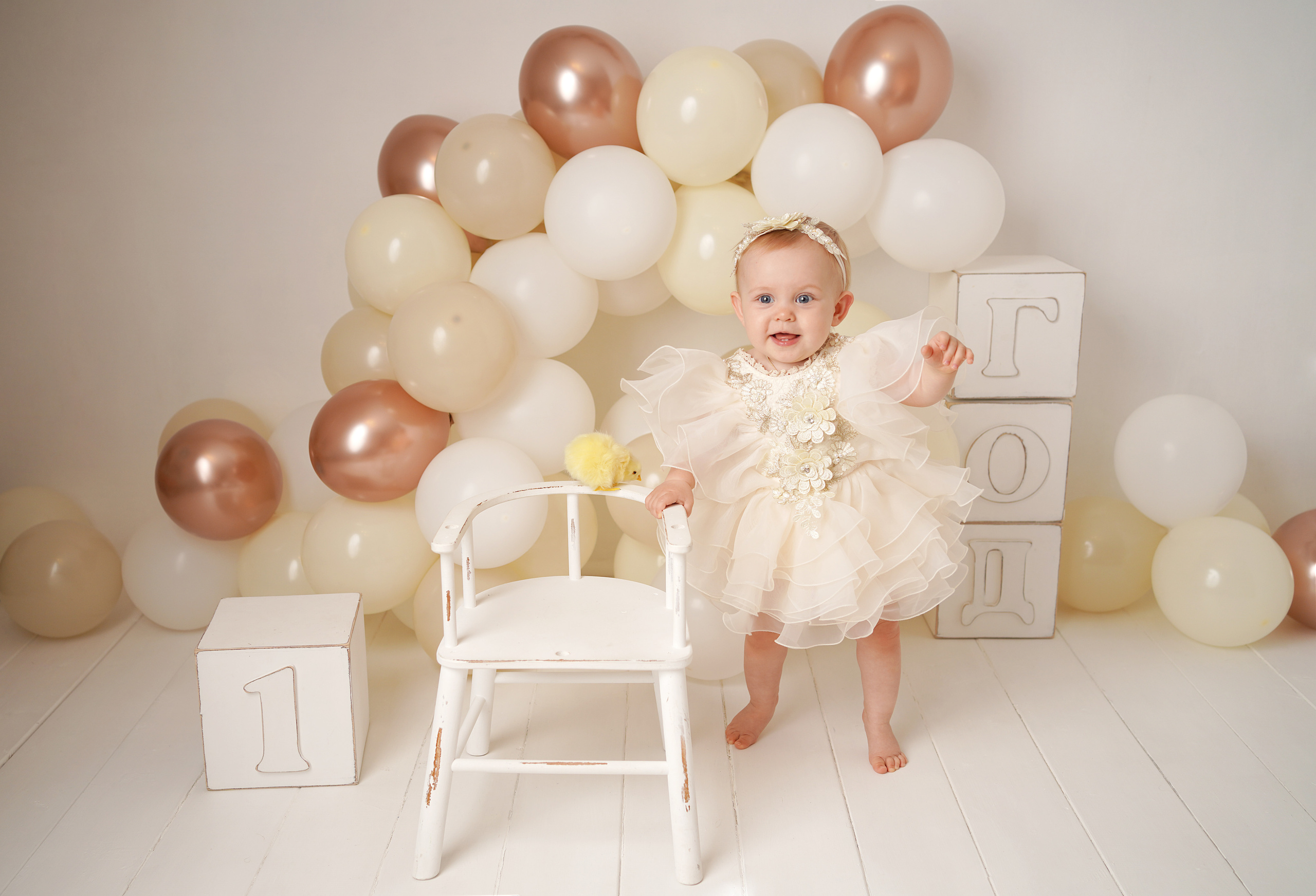 Детская фотосессия Первый год для девочек. Детский фотограф и фотограф новорожденных в Калининград Оксана Иваний