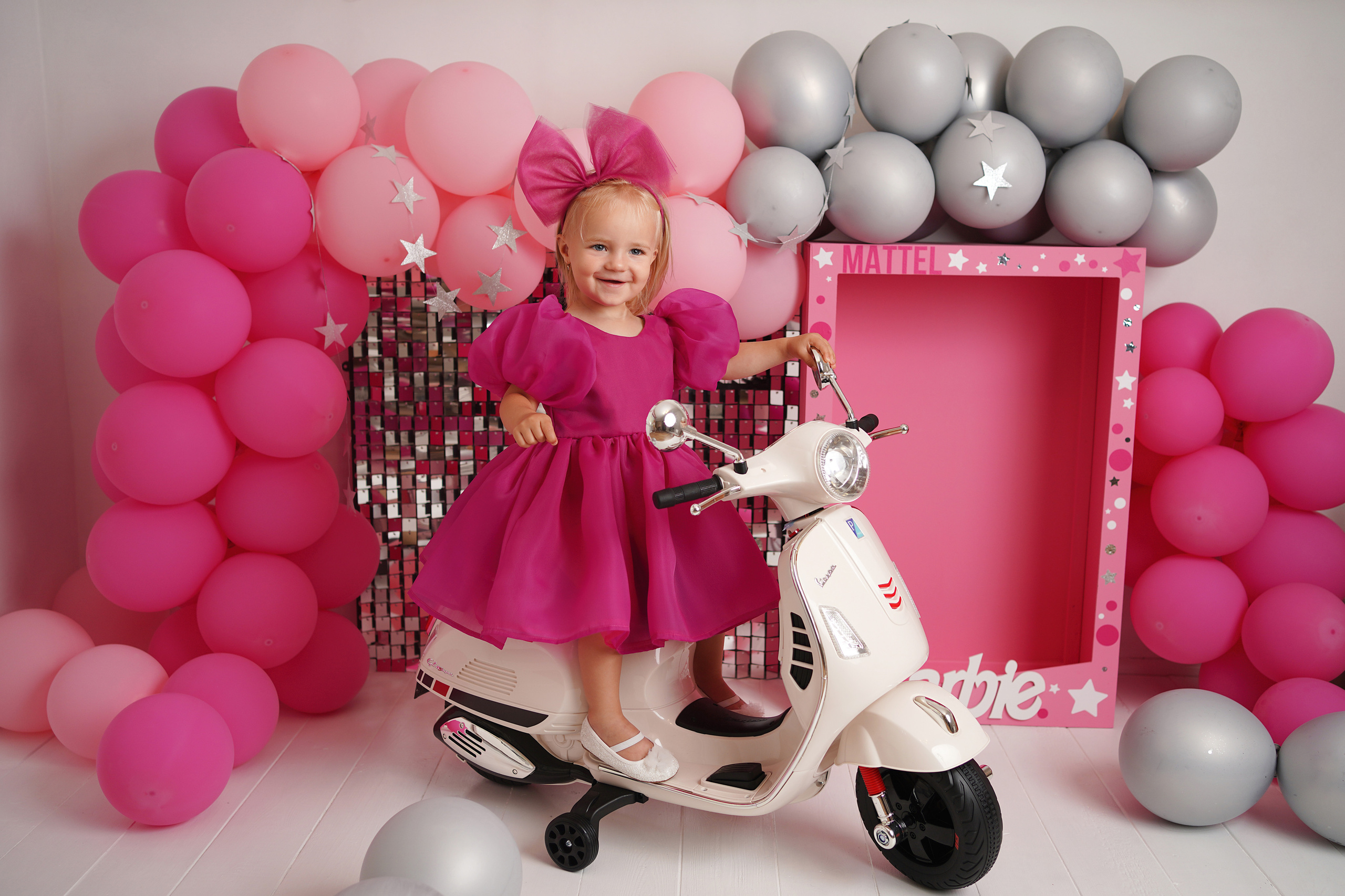 Малышка с родителями приехала на детскую фотосессию «Первый годик»