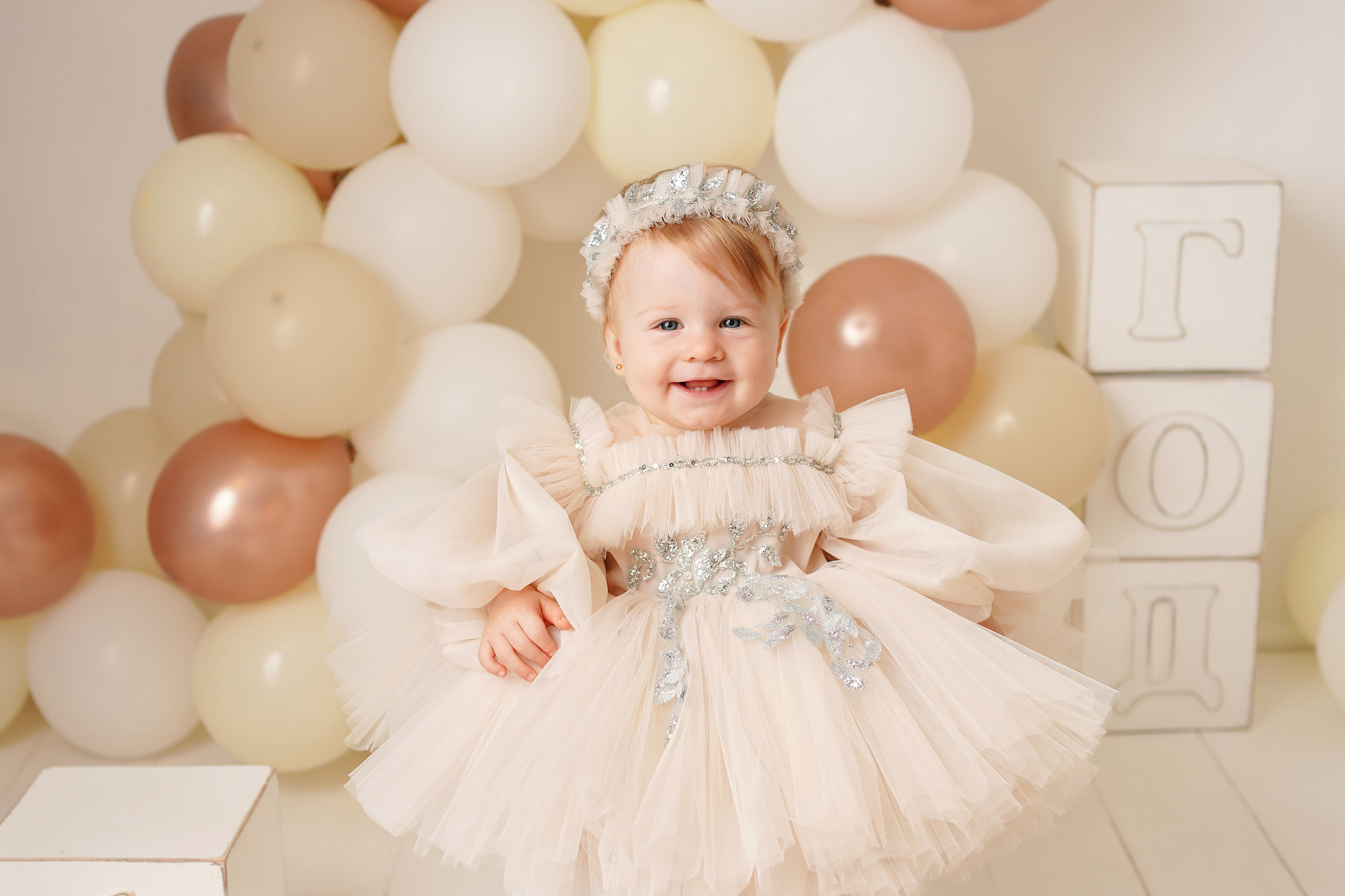 Детская фотосессия Первый год для девочек. Детский фотограф и фотограф новорожденных в Калининград Оксана Иваний