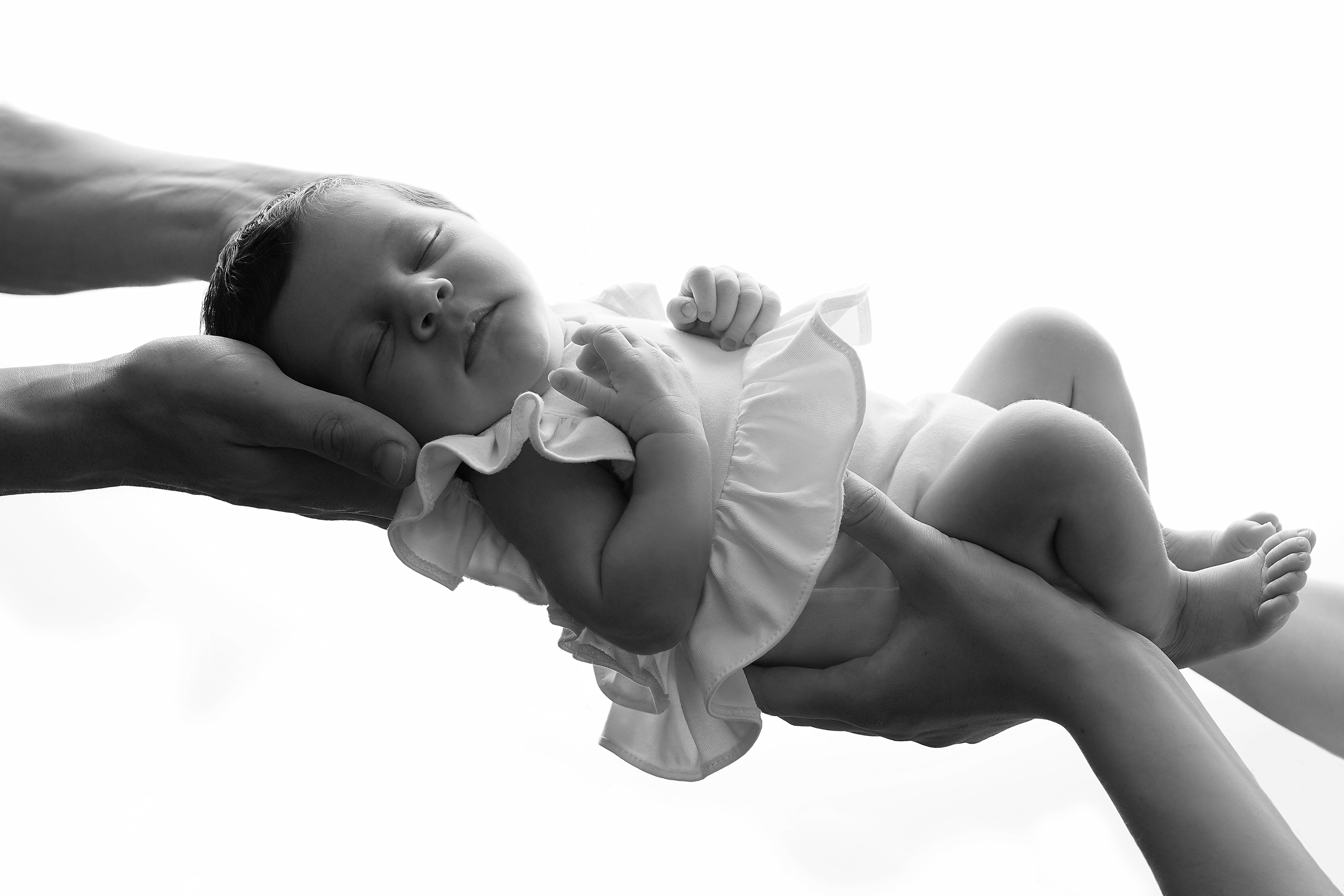 Детская фотосессия для новорожденной малышки. Детский фотограф и фотограф новорожденных в Калининград Оксана Иваний