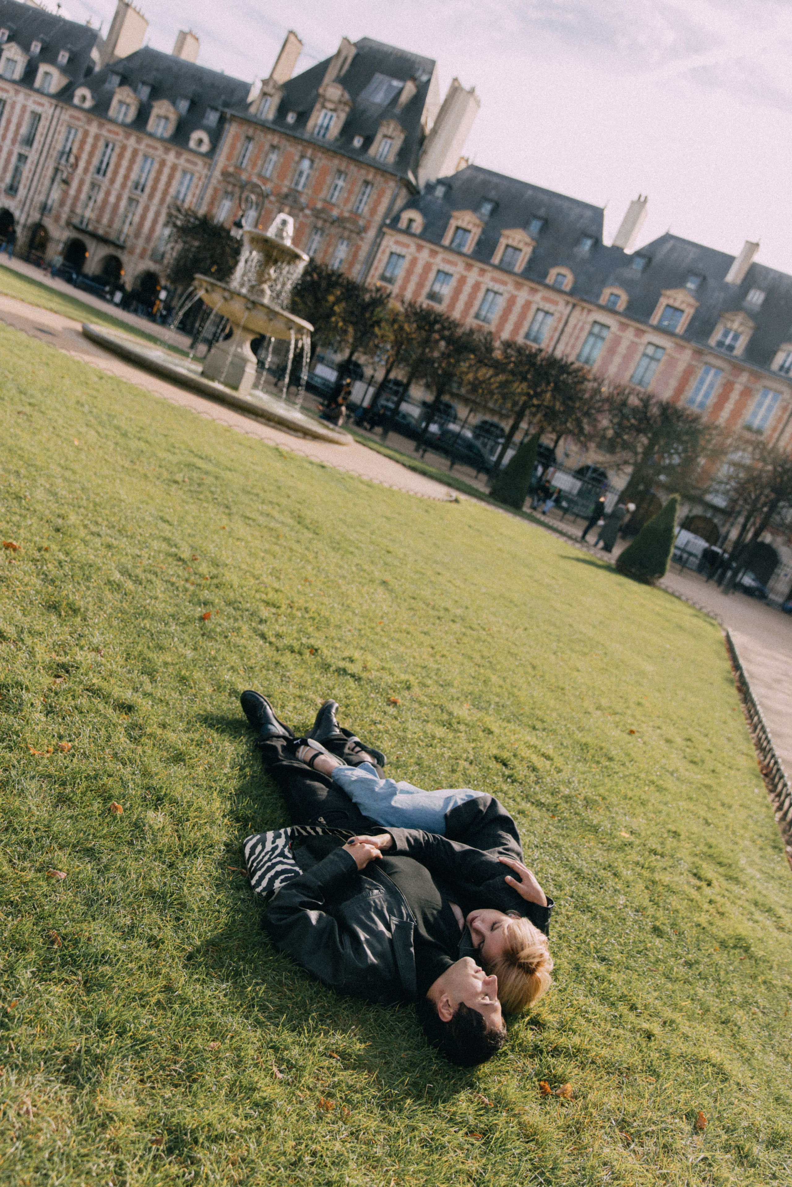 First love is something that lasts forever. Photographer in Paris