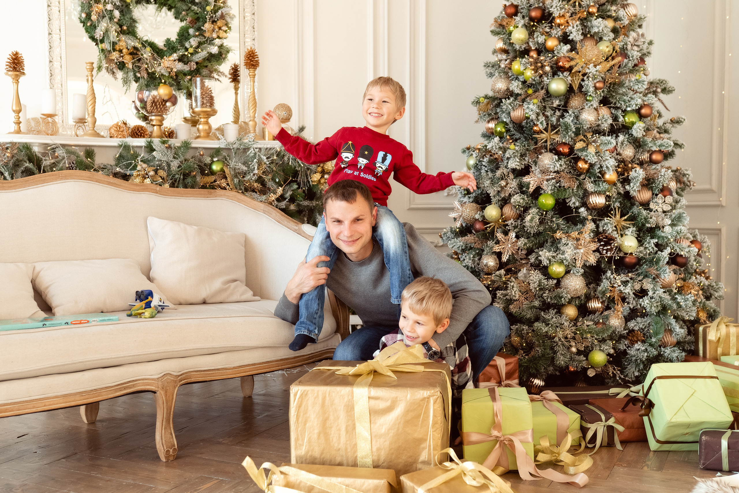 Мария, Евгений, Артем, Тихон. Nadia Fay